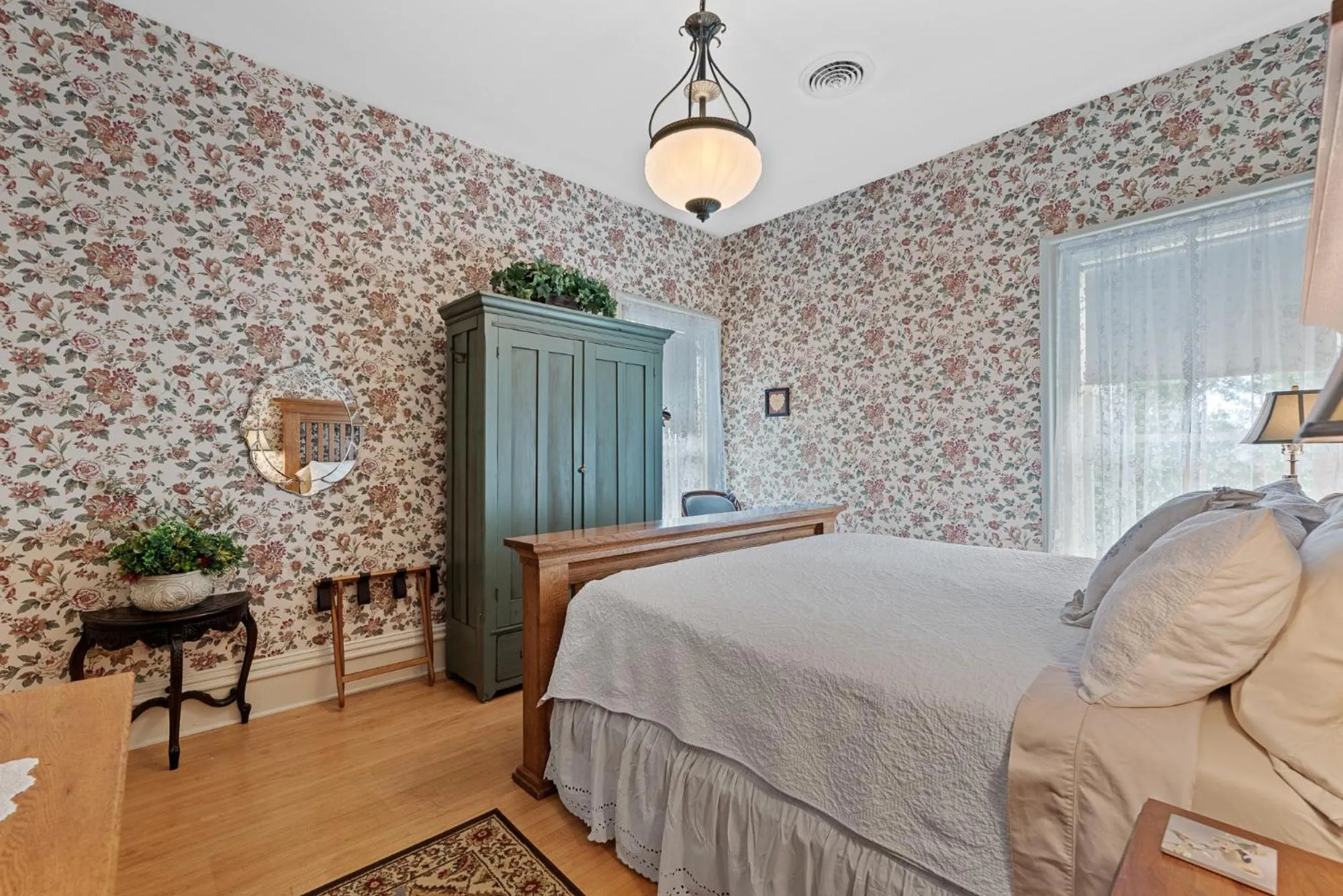 Bed in The Foxglove Inn