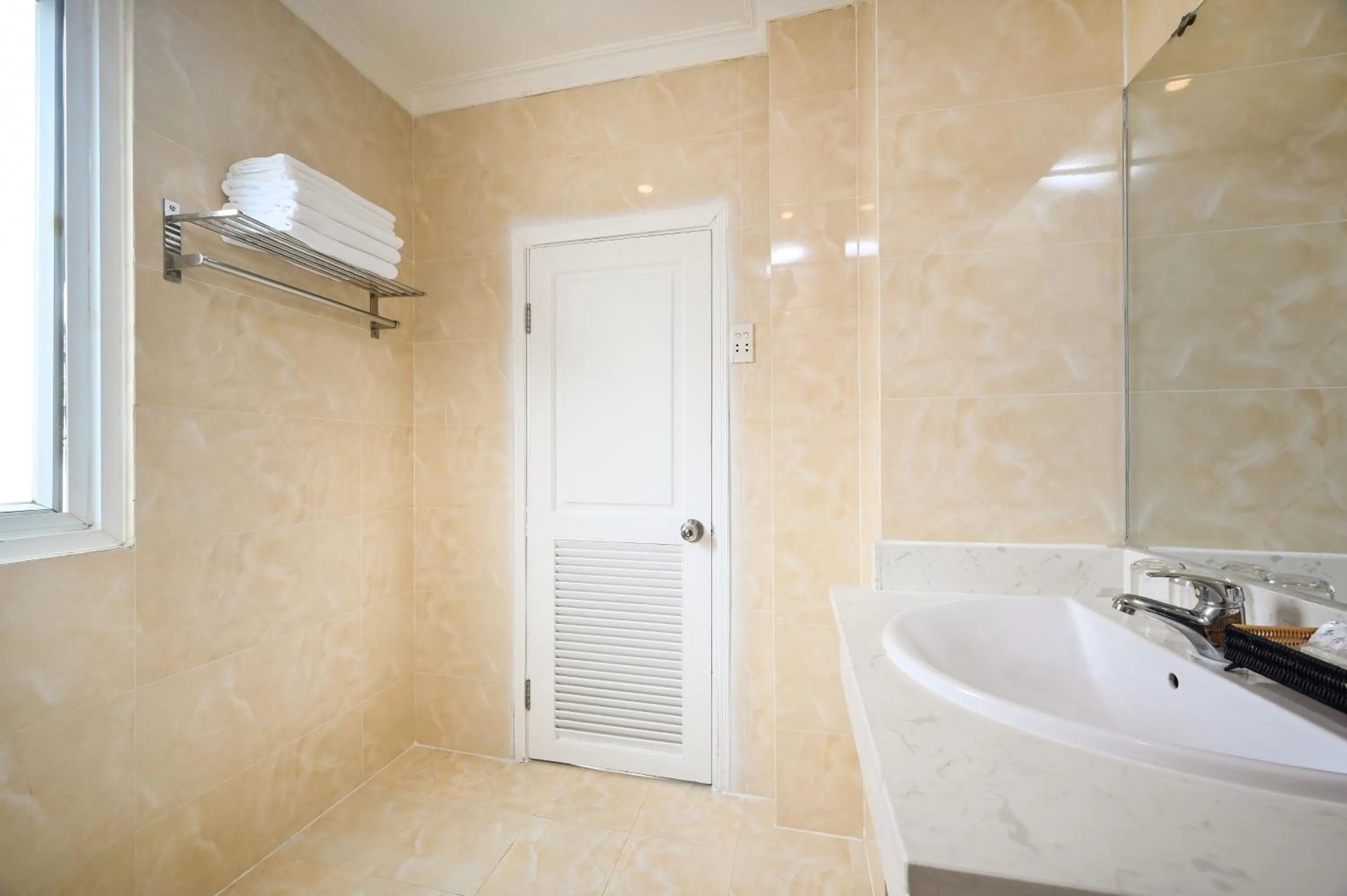 Bathroom in Ruby Saigon Hotel - Ben Thanh