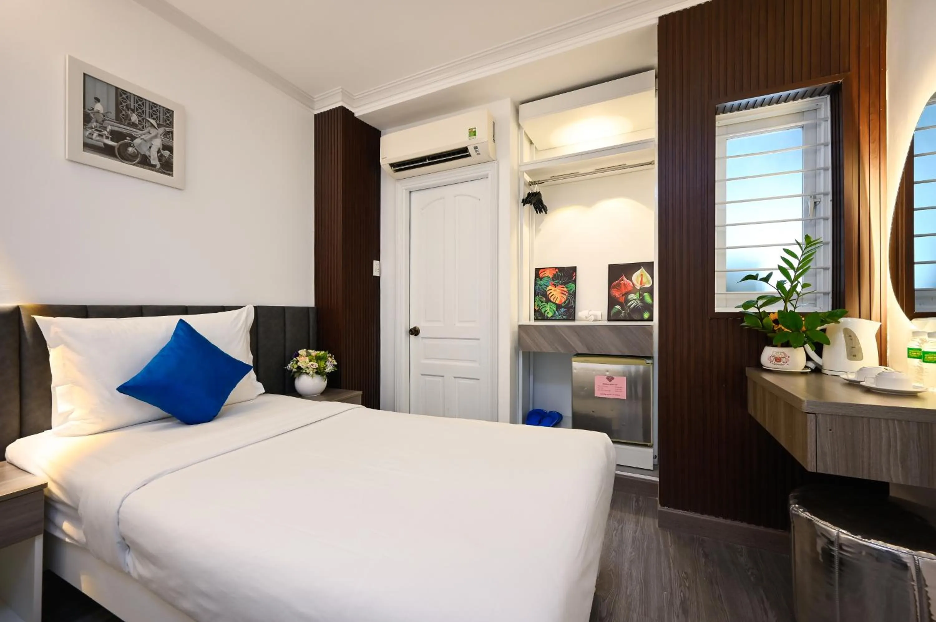 Photo of the whole room, Bed in Ruby Saigon Hotel - Ben Thanh