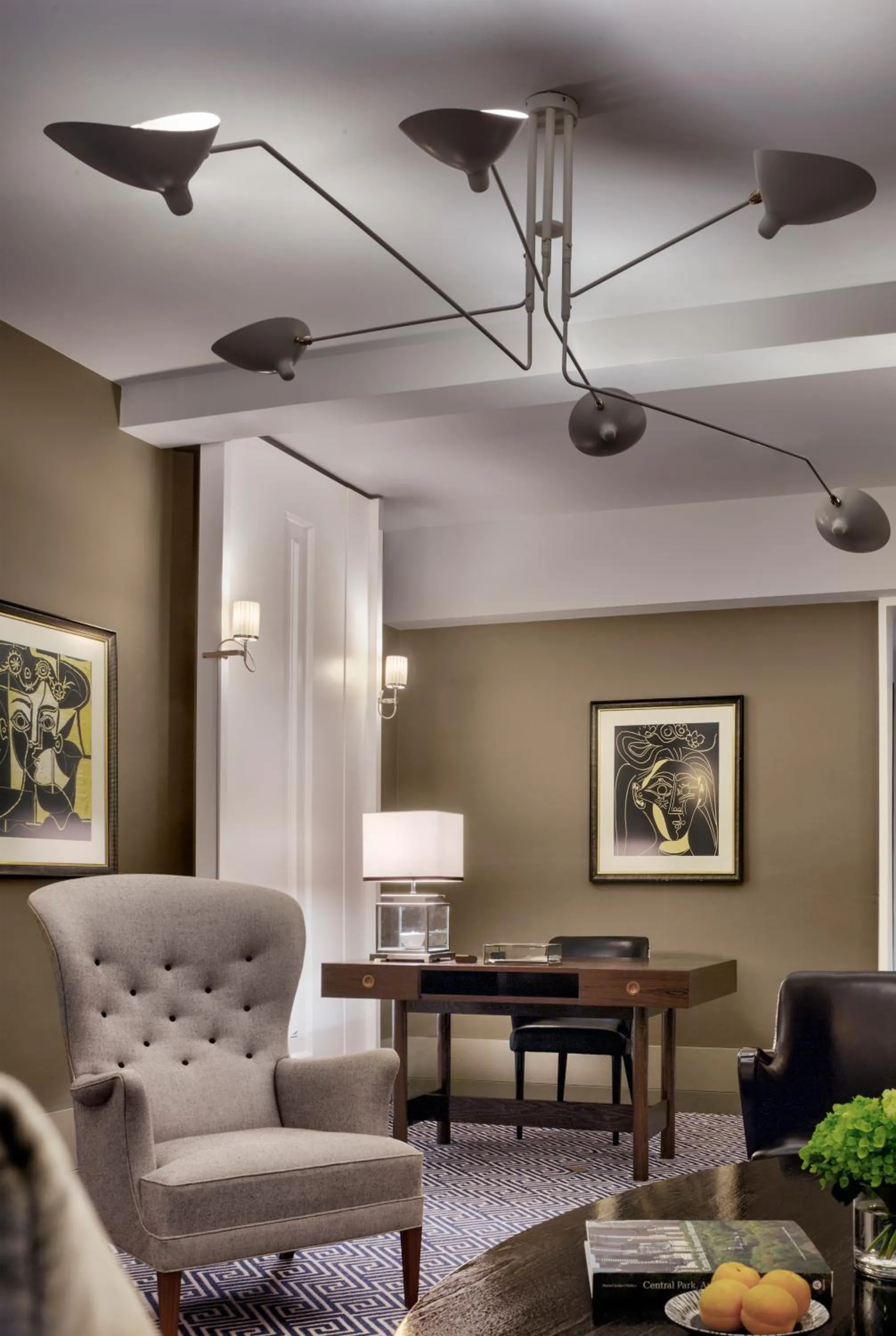 Living room in The Carlyle, A Rosewood Hotel