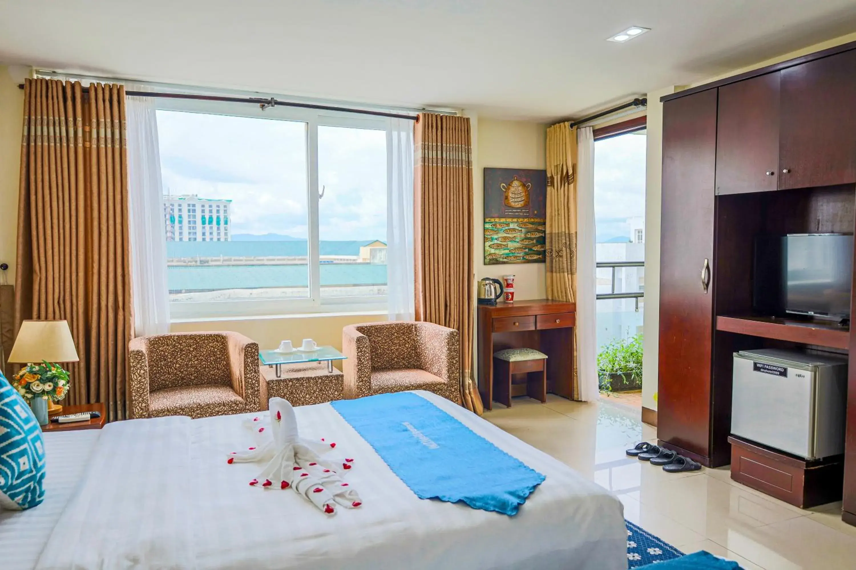 Bedroom, Bed in DMZ Hotel ,Central Hue ,Near Perfume River Bedroom, Bed in DMZ Hotel ,Central Hue ,Near Perfume River