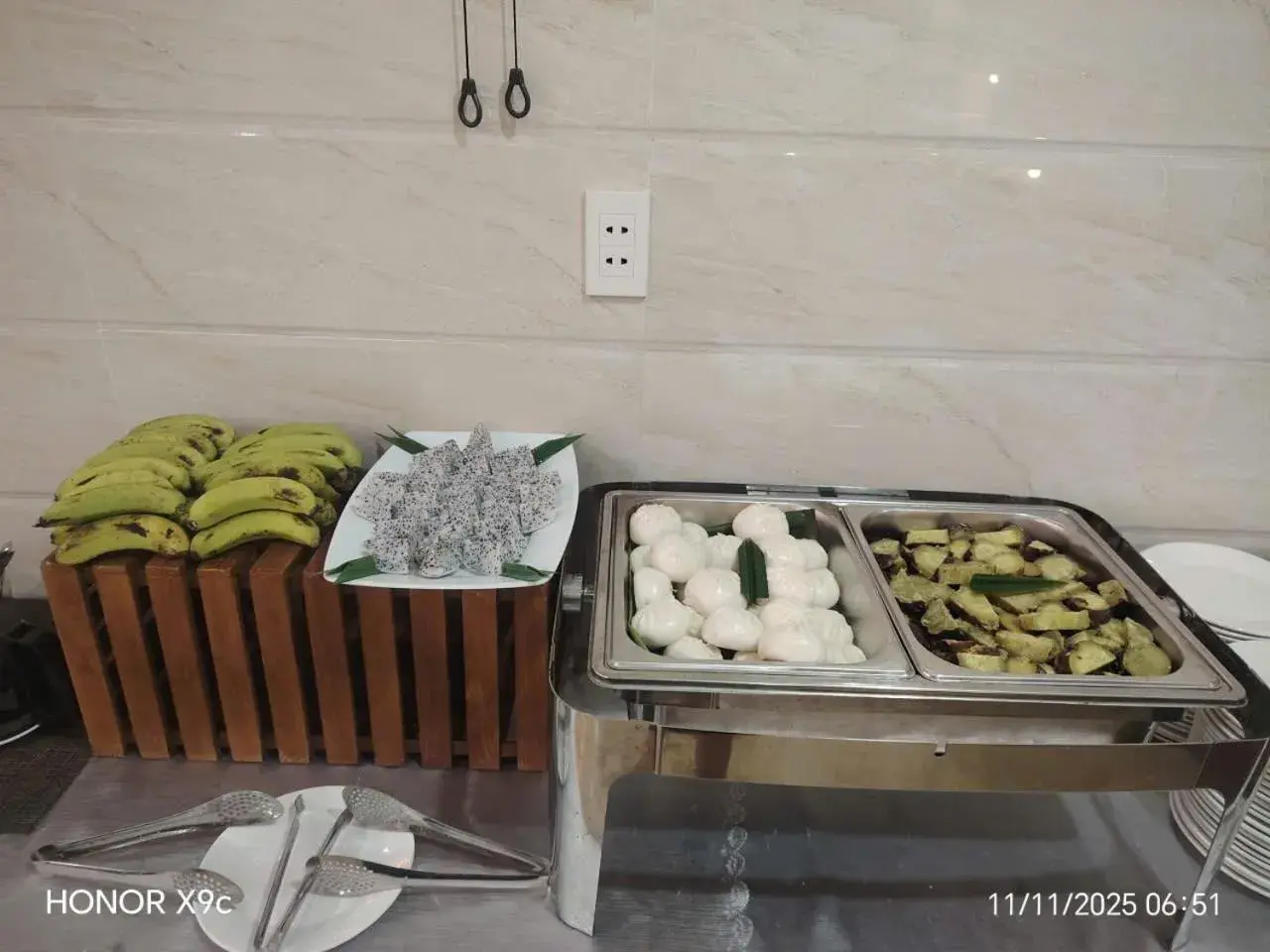 Restaurant/places to eat in DMZ Hotel ,Central Hue ,Near Perfume River Restaurant/places to eat in DMZ Hotel ,Central Hue ,Near Perfume River