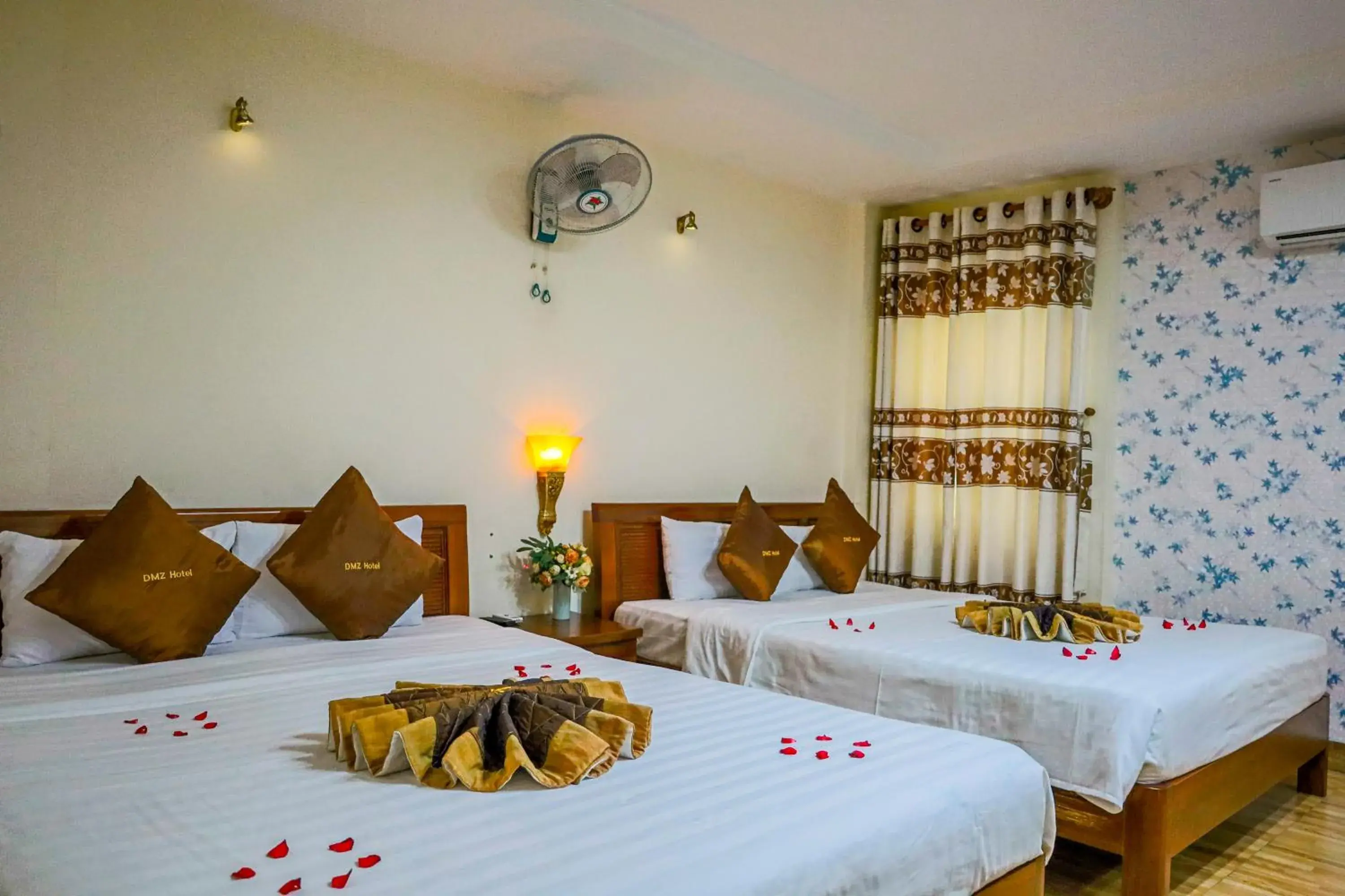 Bedroom, Bed in DMZ Hotel ,Central Hue ,Near Perfume River Bedroom, Bed in DMZ Hotel ,Central Hue ,Near Perfume River