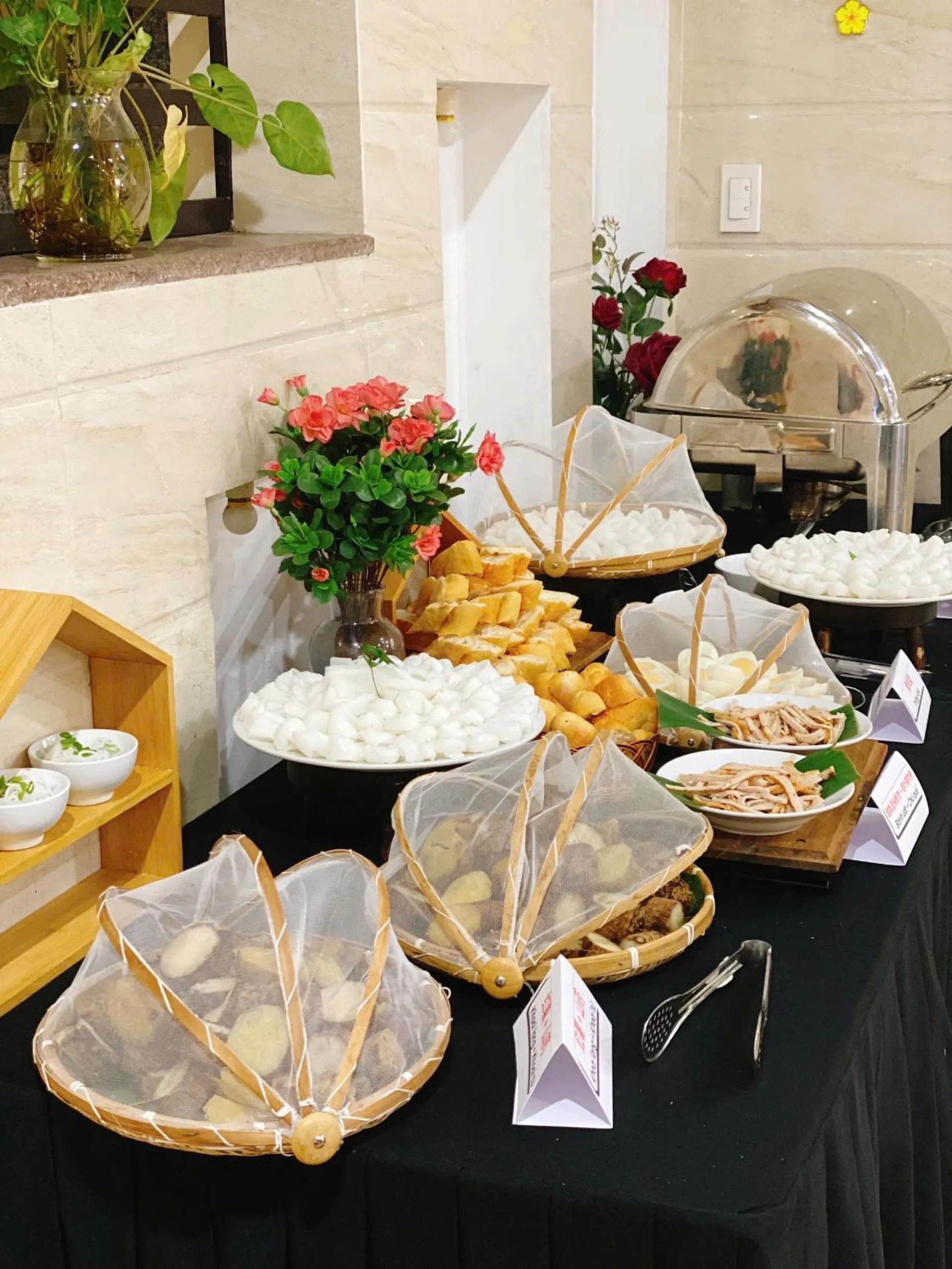 Food and drinks in DMZ Hotel