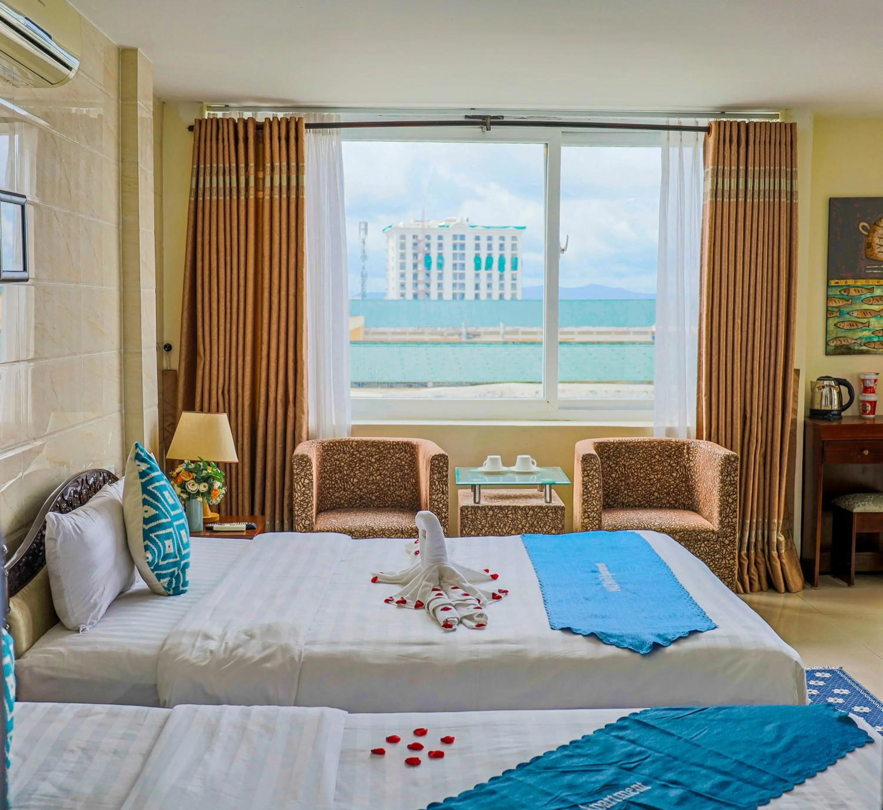 Bedroom, Bed in DMZ Hotel