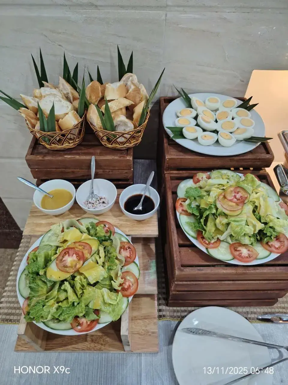 Restaurant/places to eat in DMZ Hotel ,Central Hue ,Near Perfume River Restaurant/places to eat in DMZ Hotel ,Central Hue ,Near Perfume River