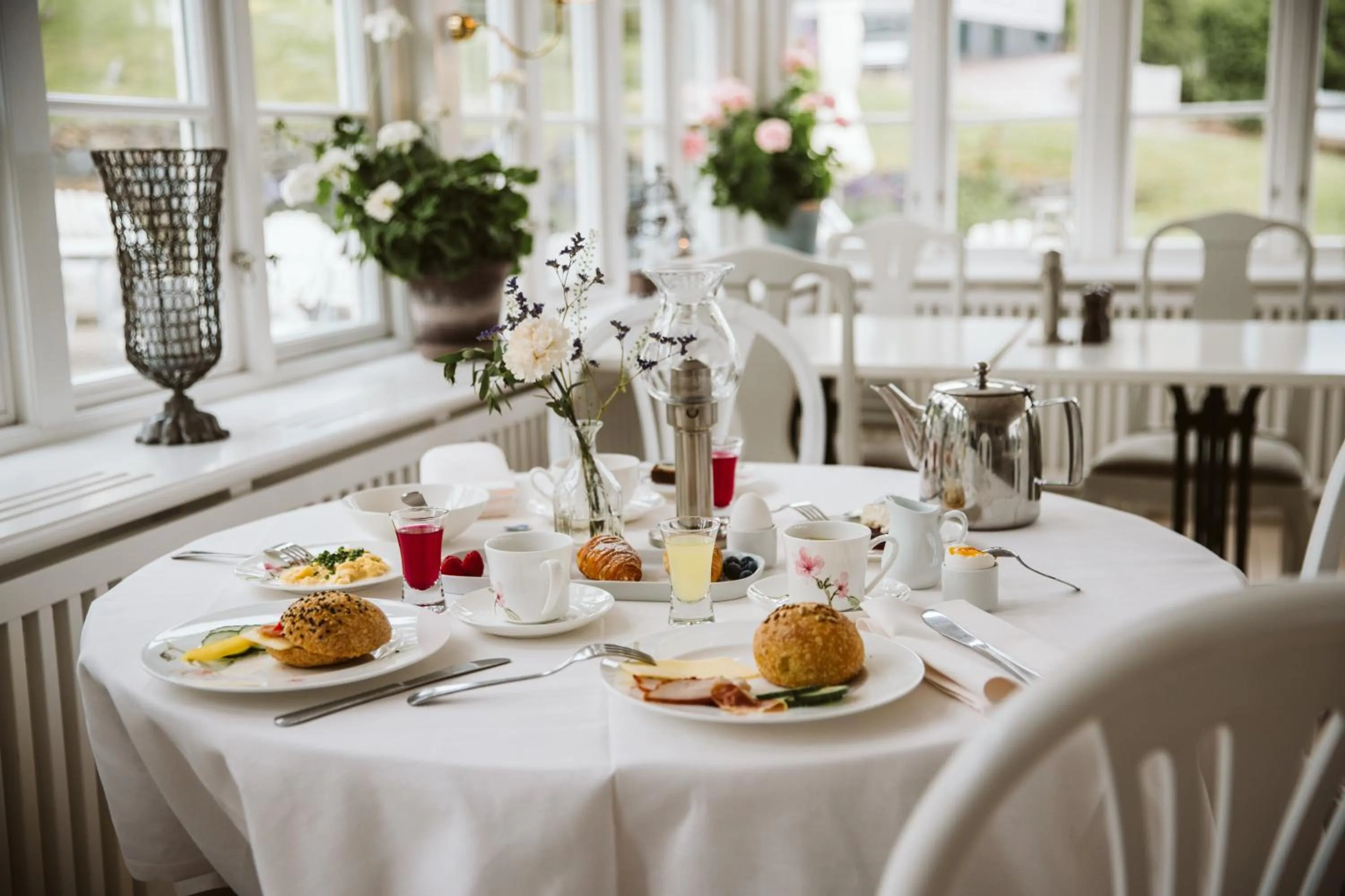 Buffet breakfast in Hotel Rusthållargården