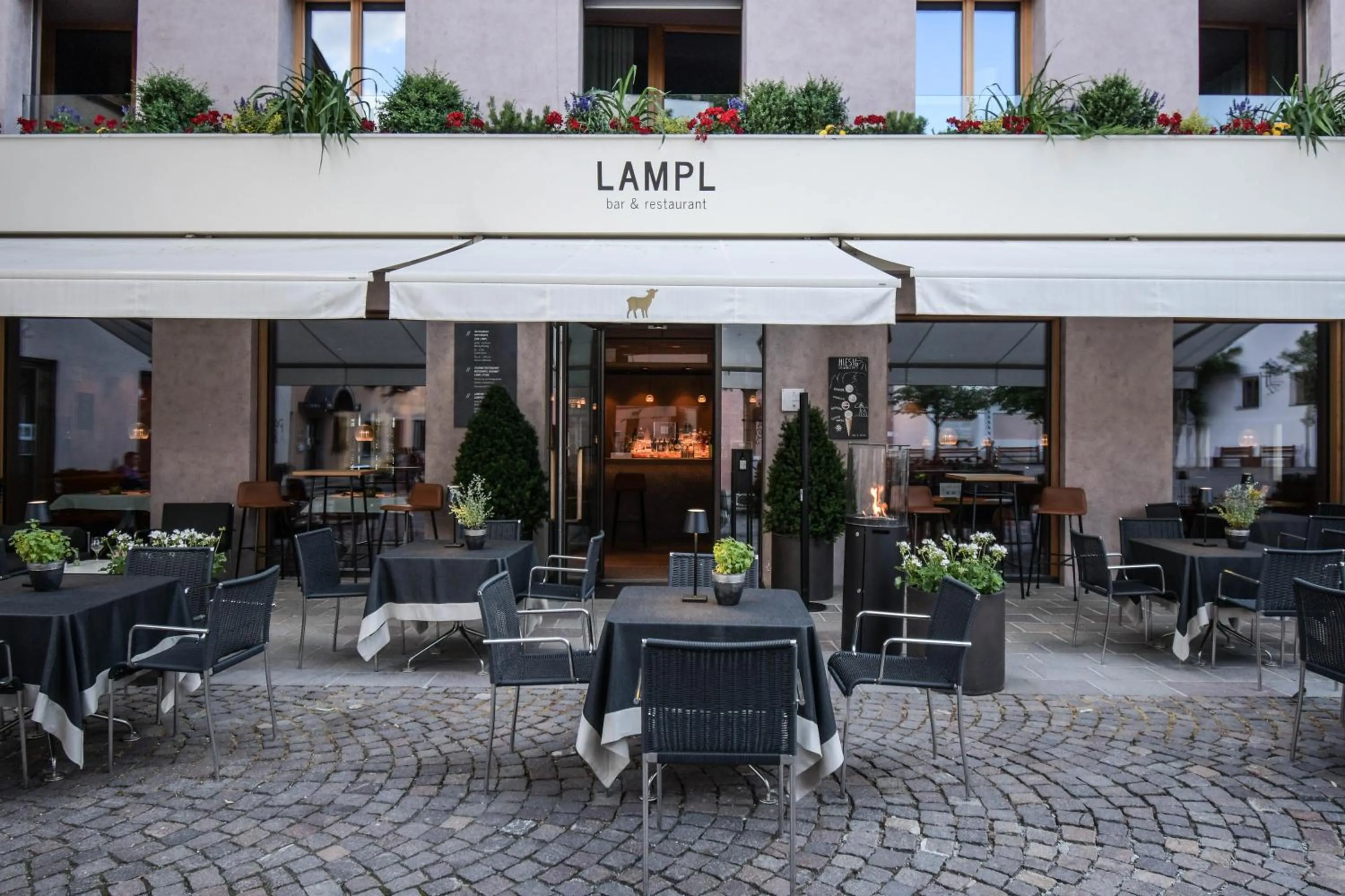 Restaurant/places to eat in Hotel Lamm