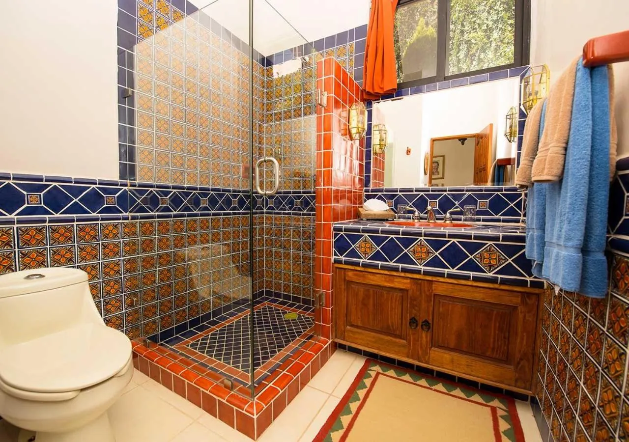 Shower in Casa Estrella de la Valenciana Hotel Boutique