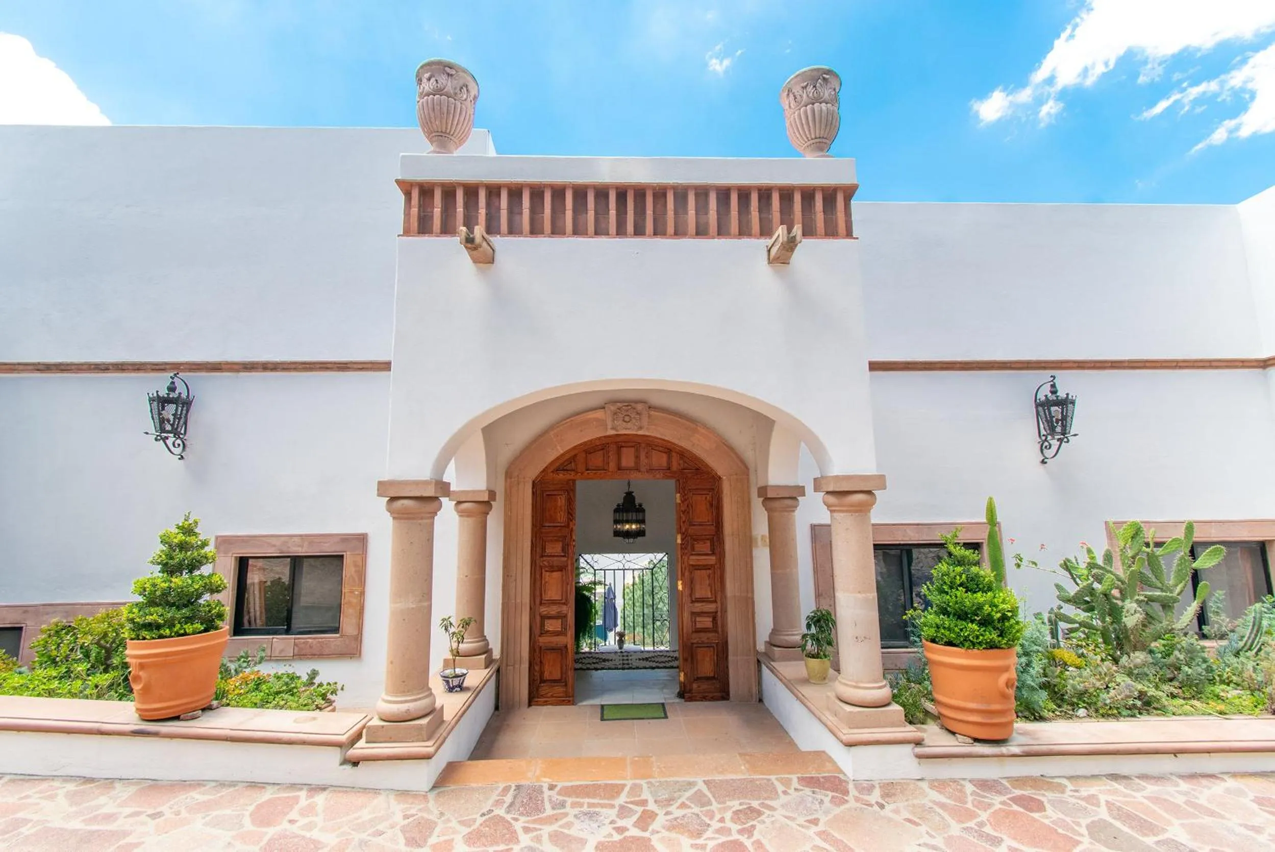 Facade/entrance in Casa Estrella de la Valenciana Hotel Boutique