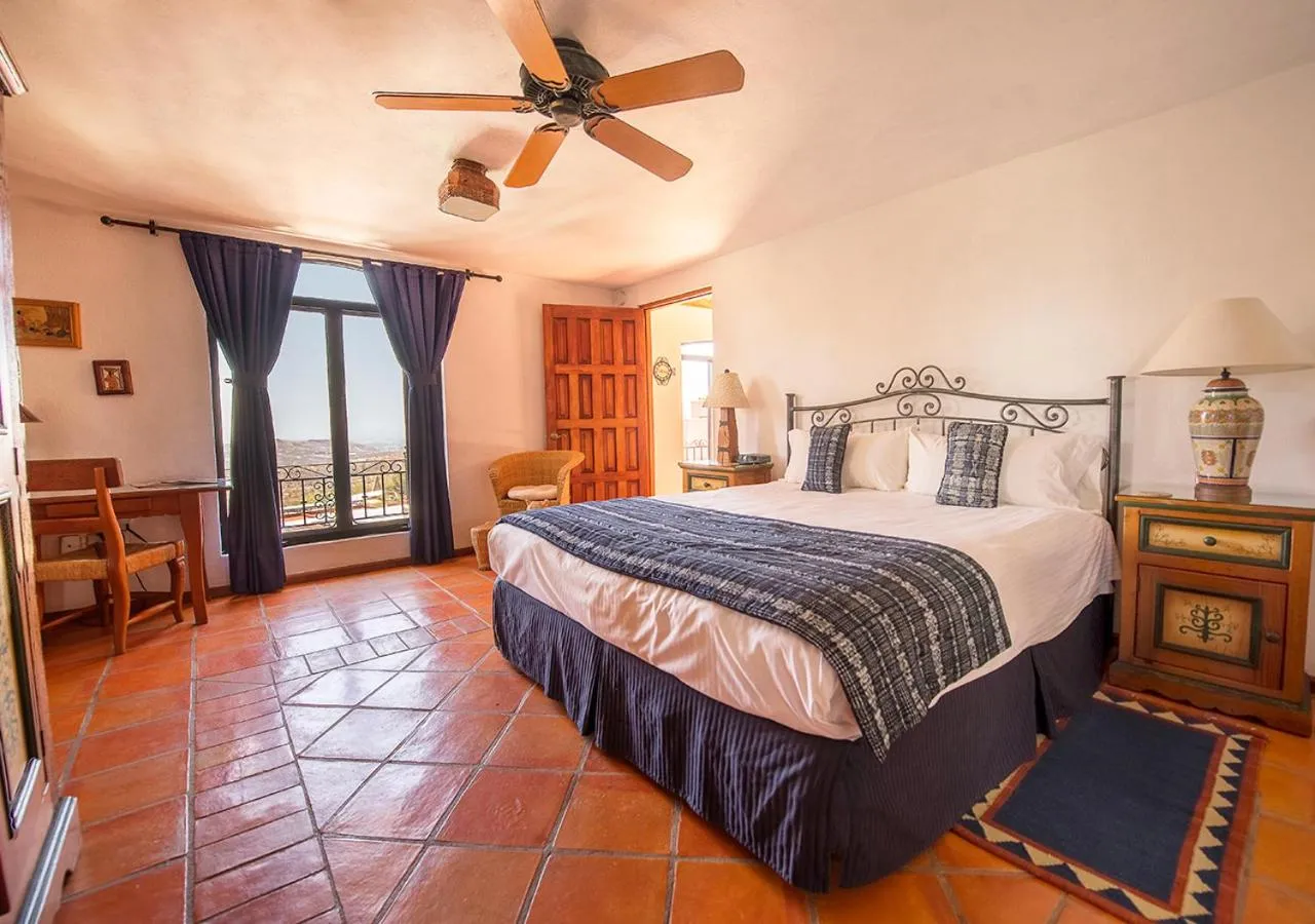 Toilet, Bed in Casa Estrella de la Valenciana Hotel Boutique