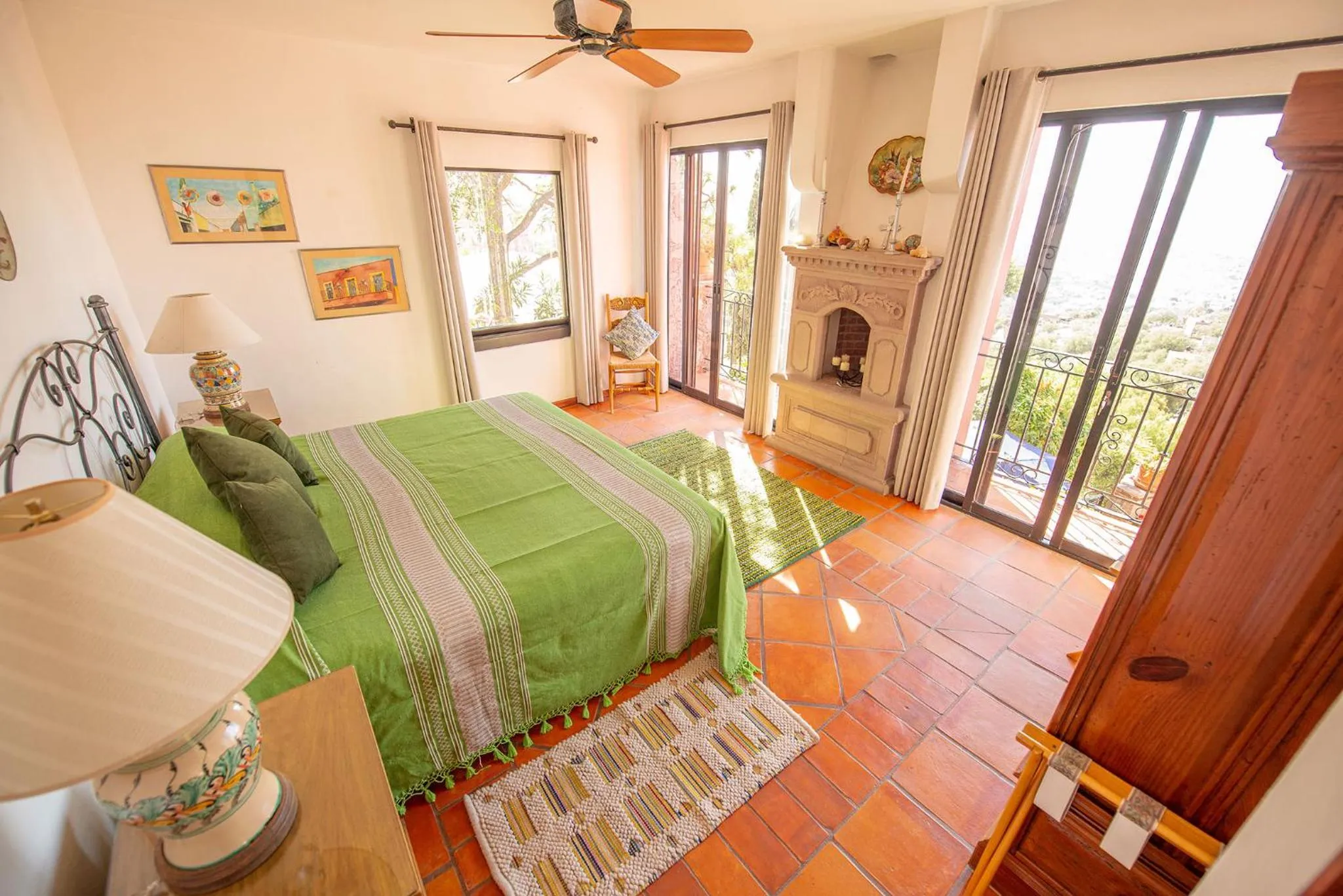 Bed in Casa Estrella de la Valenciana Hotel Boutique