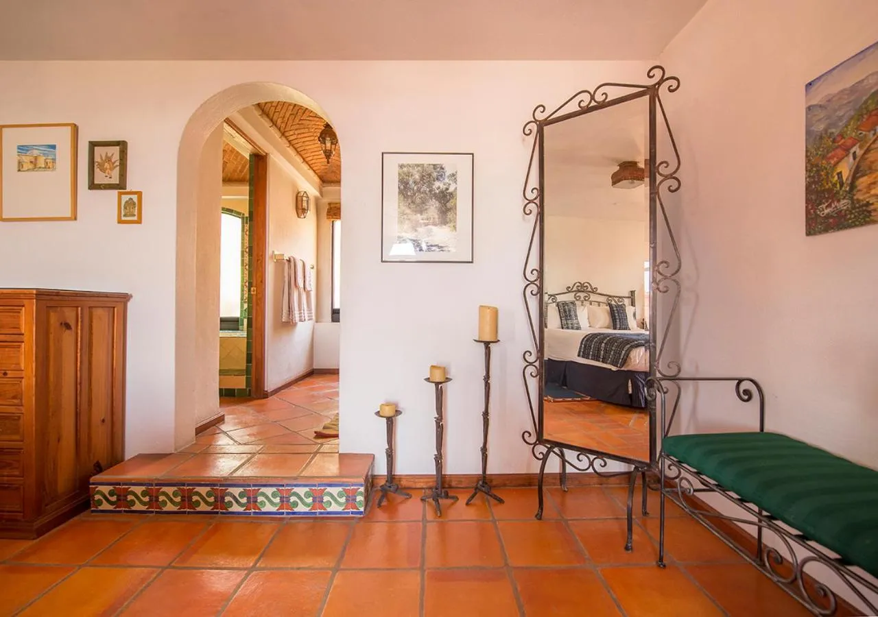 Toilet, Bed in Casa Estrella de la Valenciana Hotel Boutique