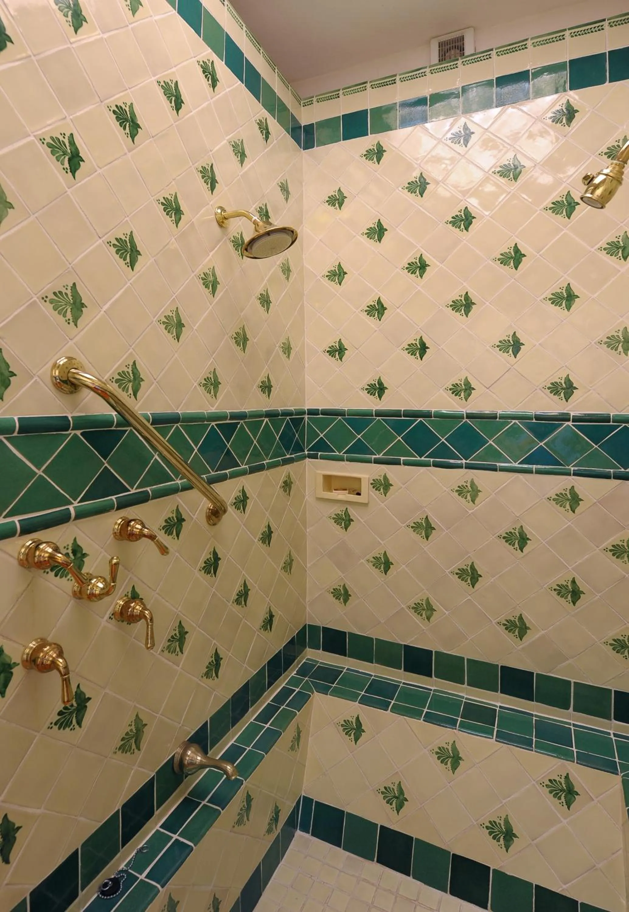 Shower in Casa Estrella de la Valenciana Hotel Boutique