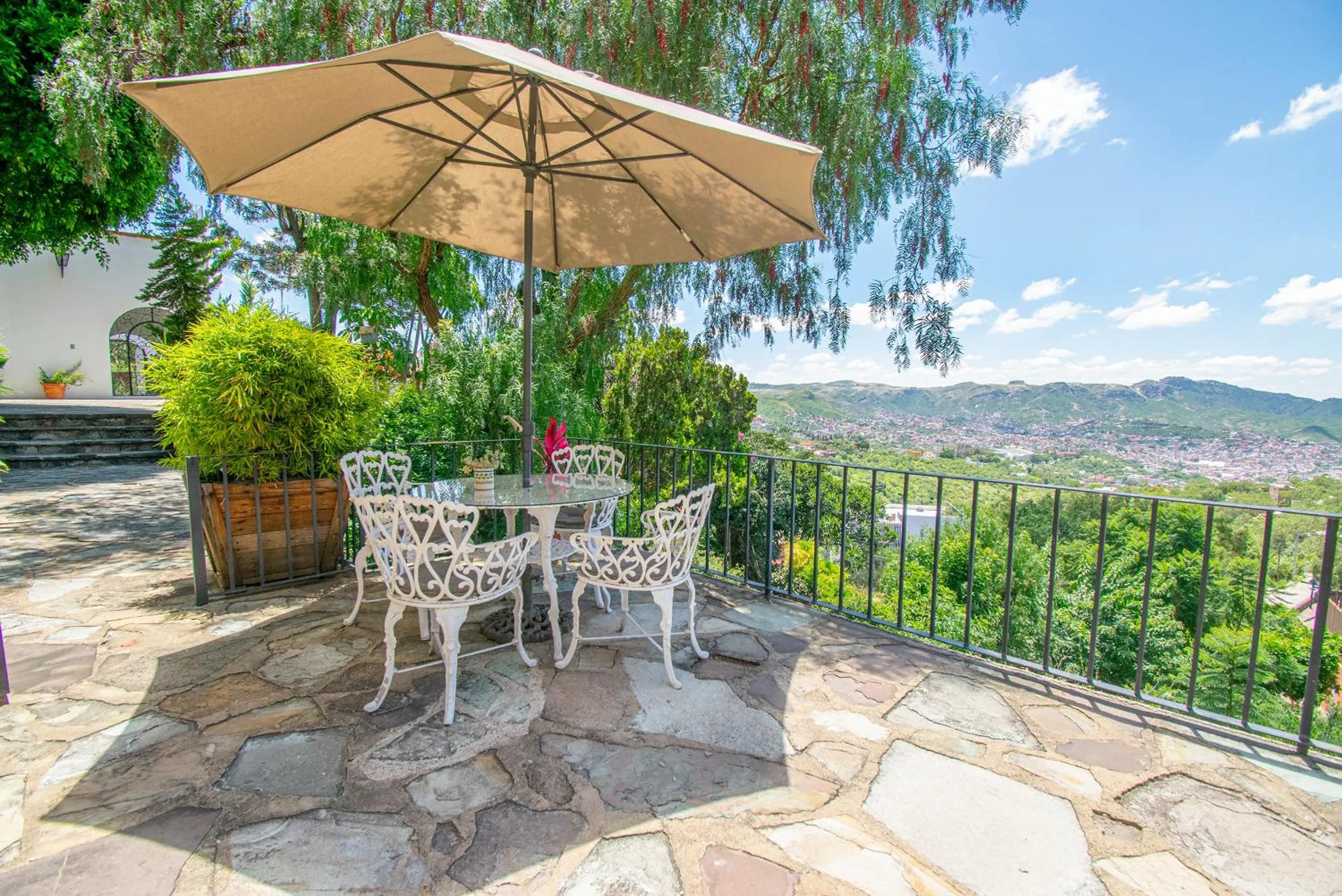 Balcony/Terrace in Casa Estrella de la Valenciana Hotel Boutique