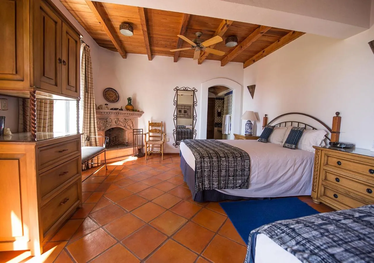 Bed in Casa Estrella de la Valenciana Hotel Boutique