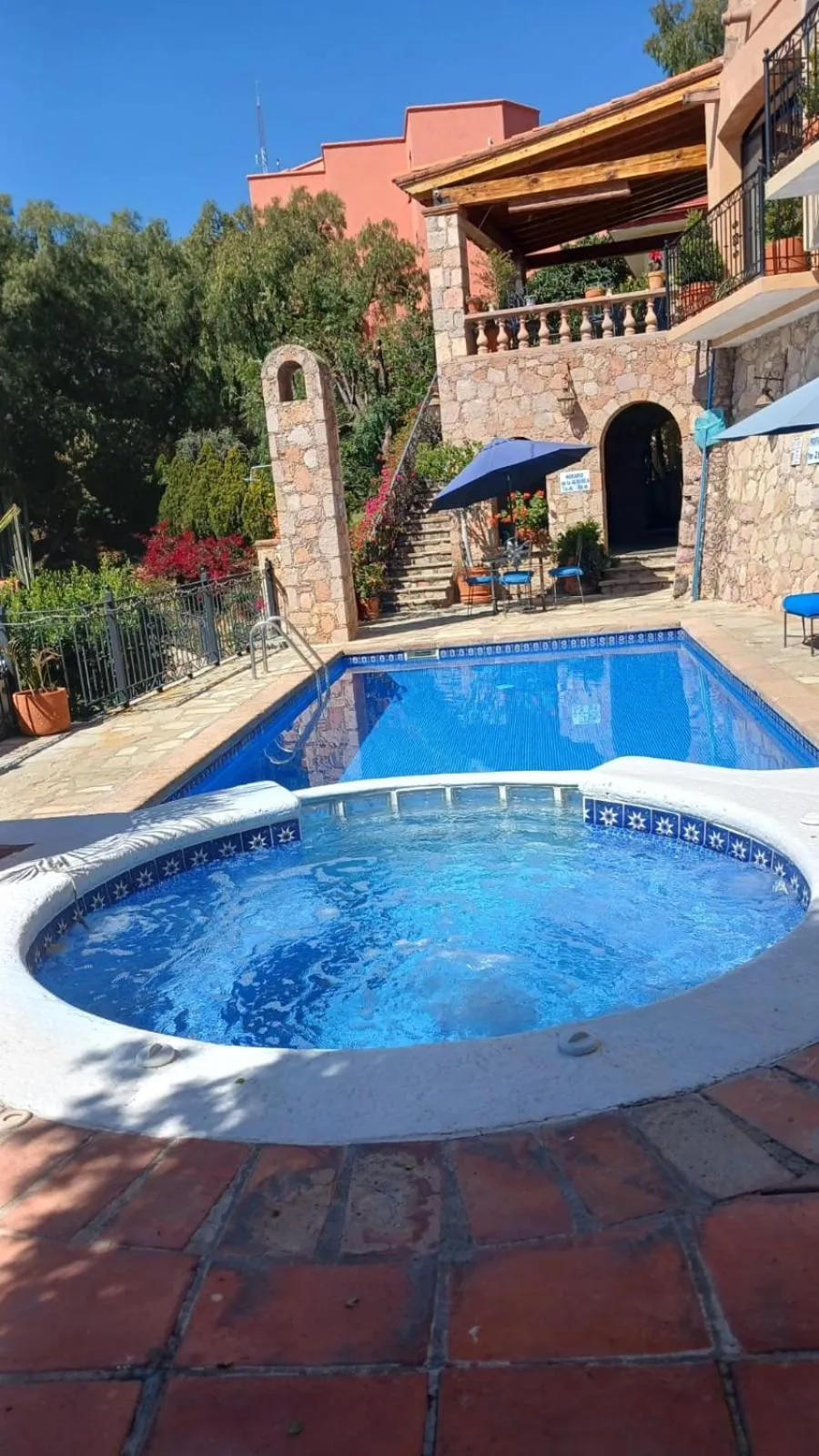 Swimming pool in Casa Estrella de la Valenciana Hotel Boutique