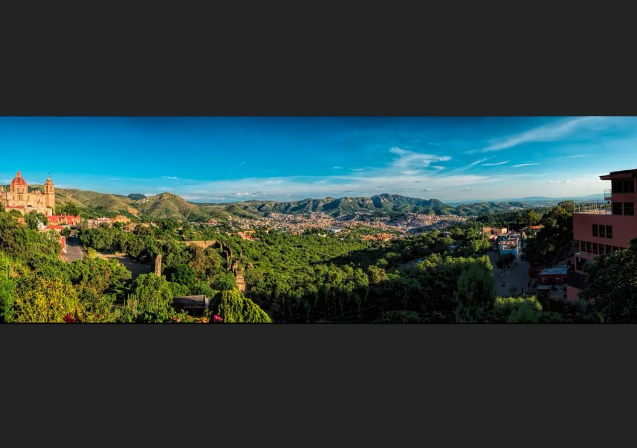 Neighbourhood in Casa Estrella de la Valenciana Hotel Boutique