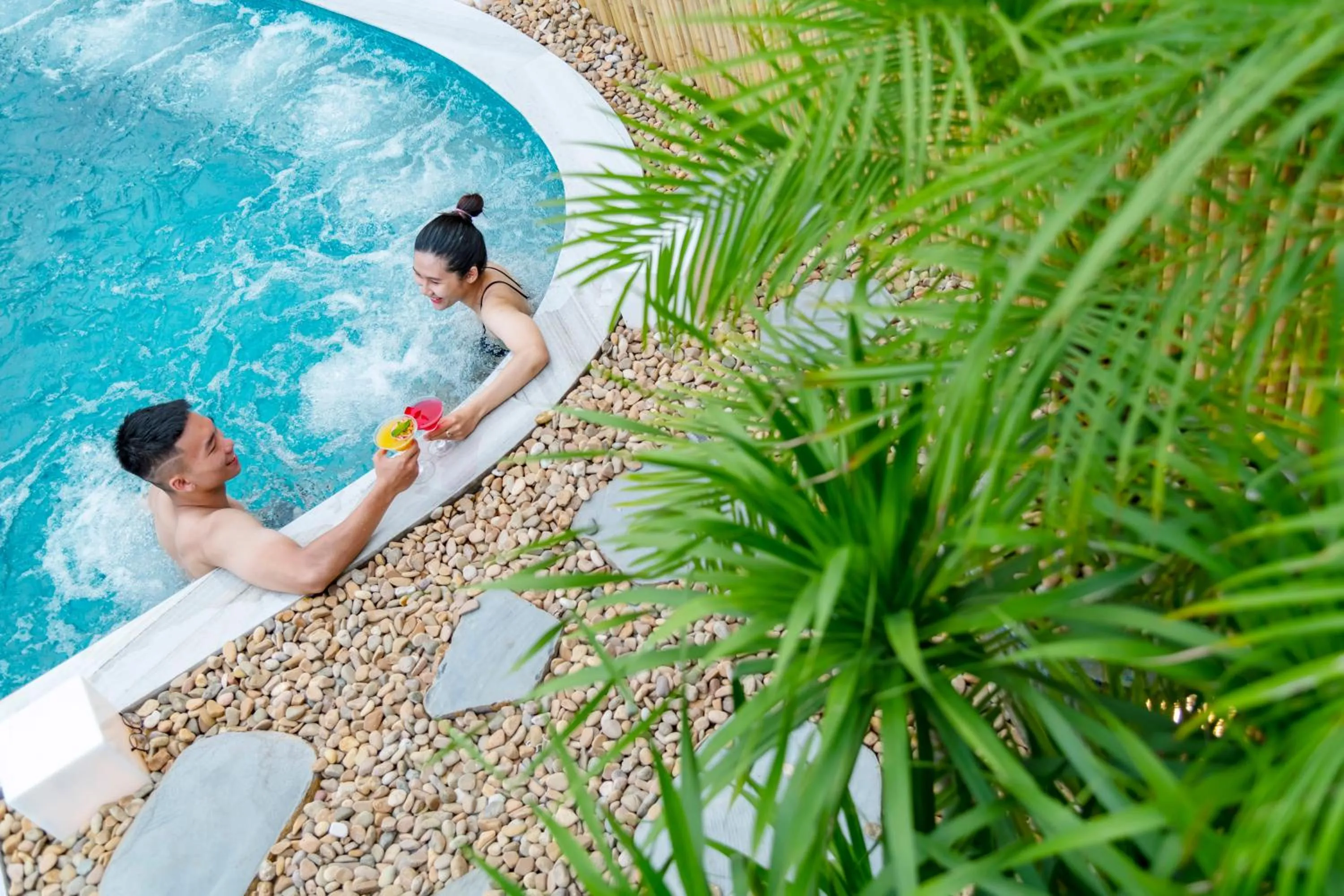 Day in Silverland Min Hotel