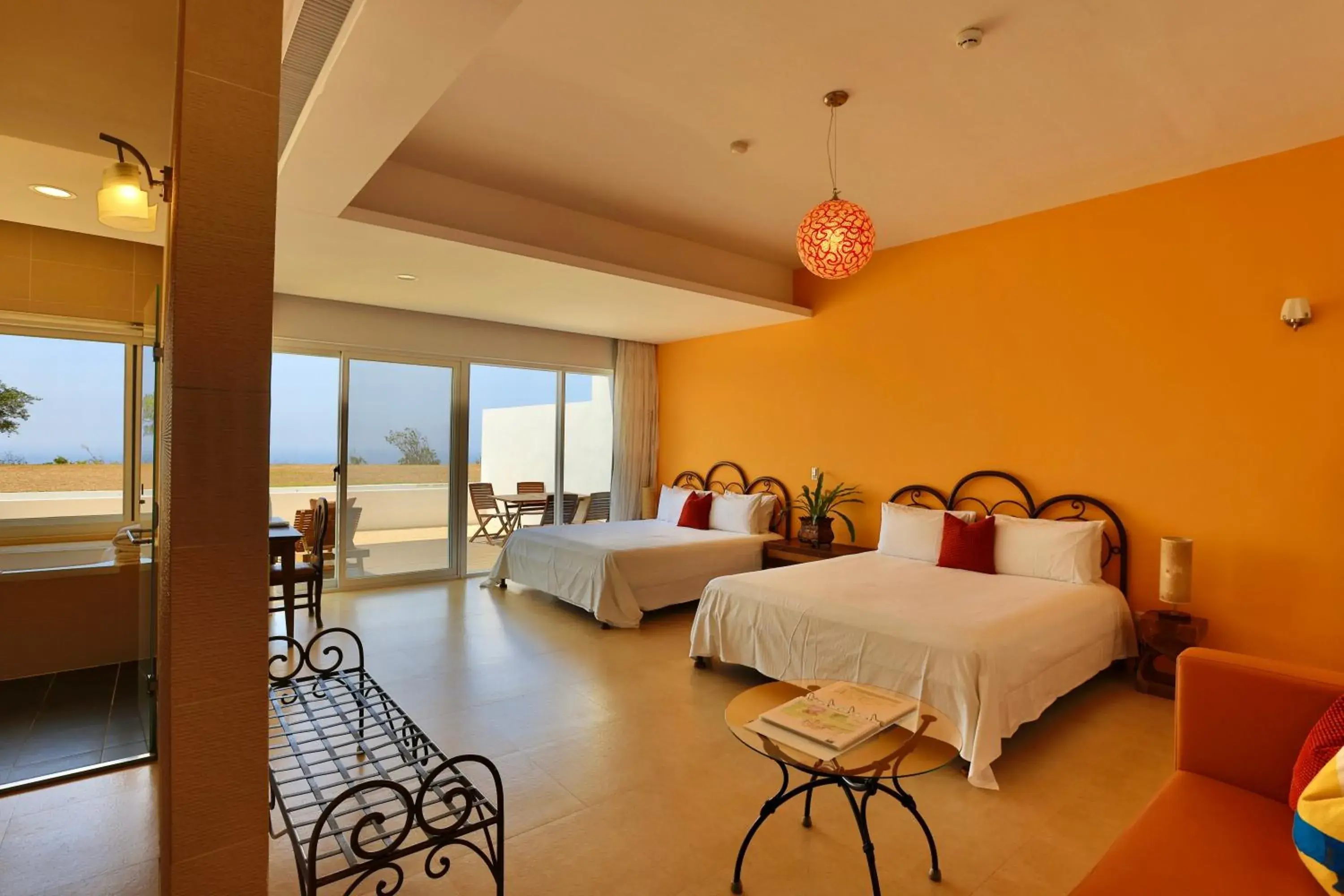 Patio, Bed in Kenting Ocean Paradise Resort Patio, Bed in Kenting Ocean Paradise Resort