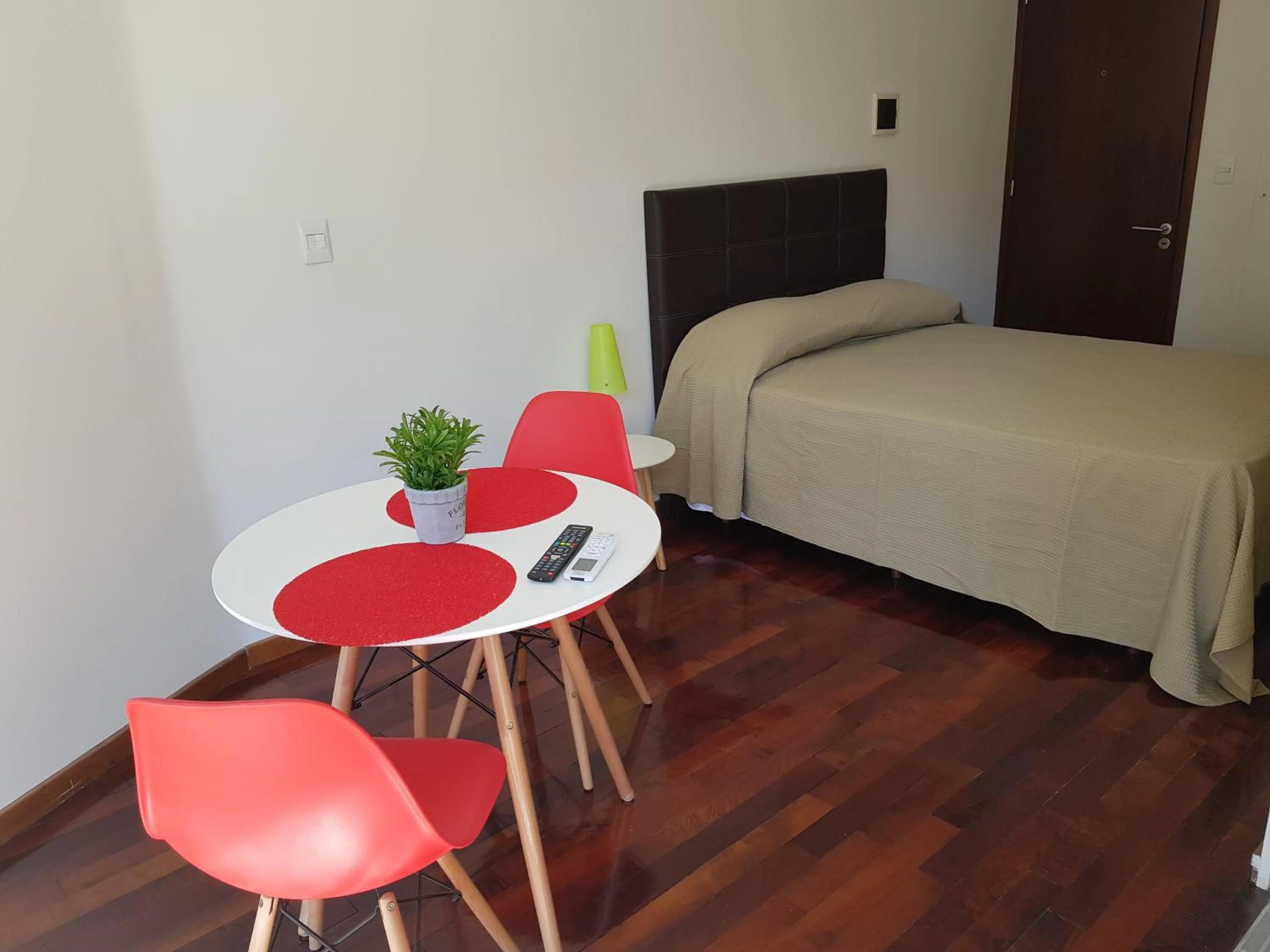 Photo of the whole room, Bed in Laprida 519