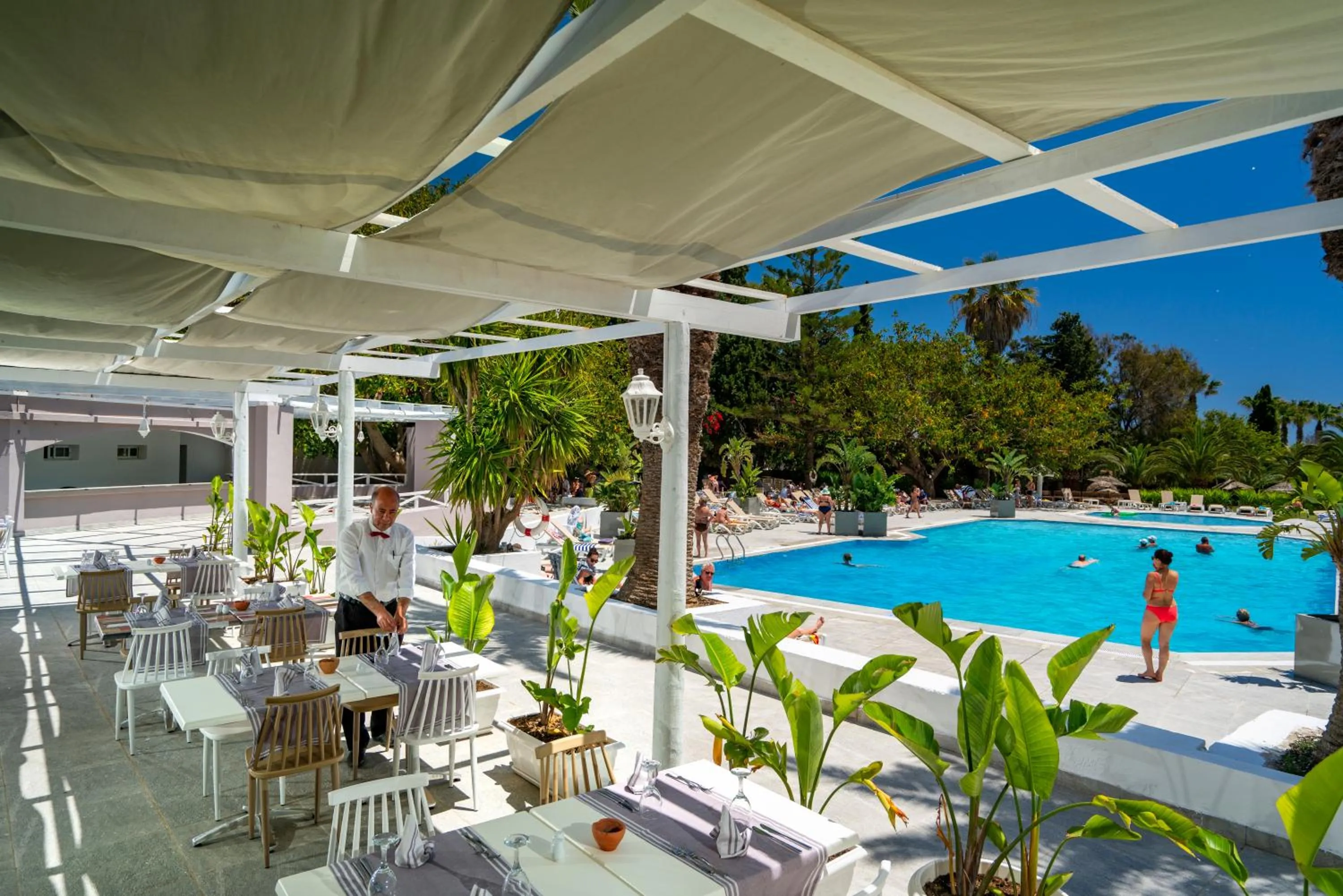 Swimming pool in Golden Tulip Président Hammamet