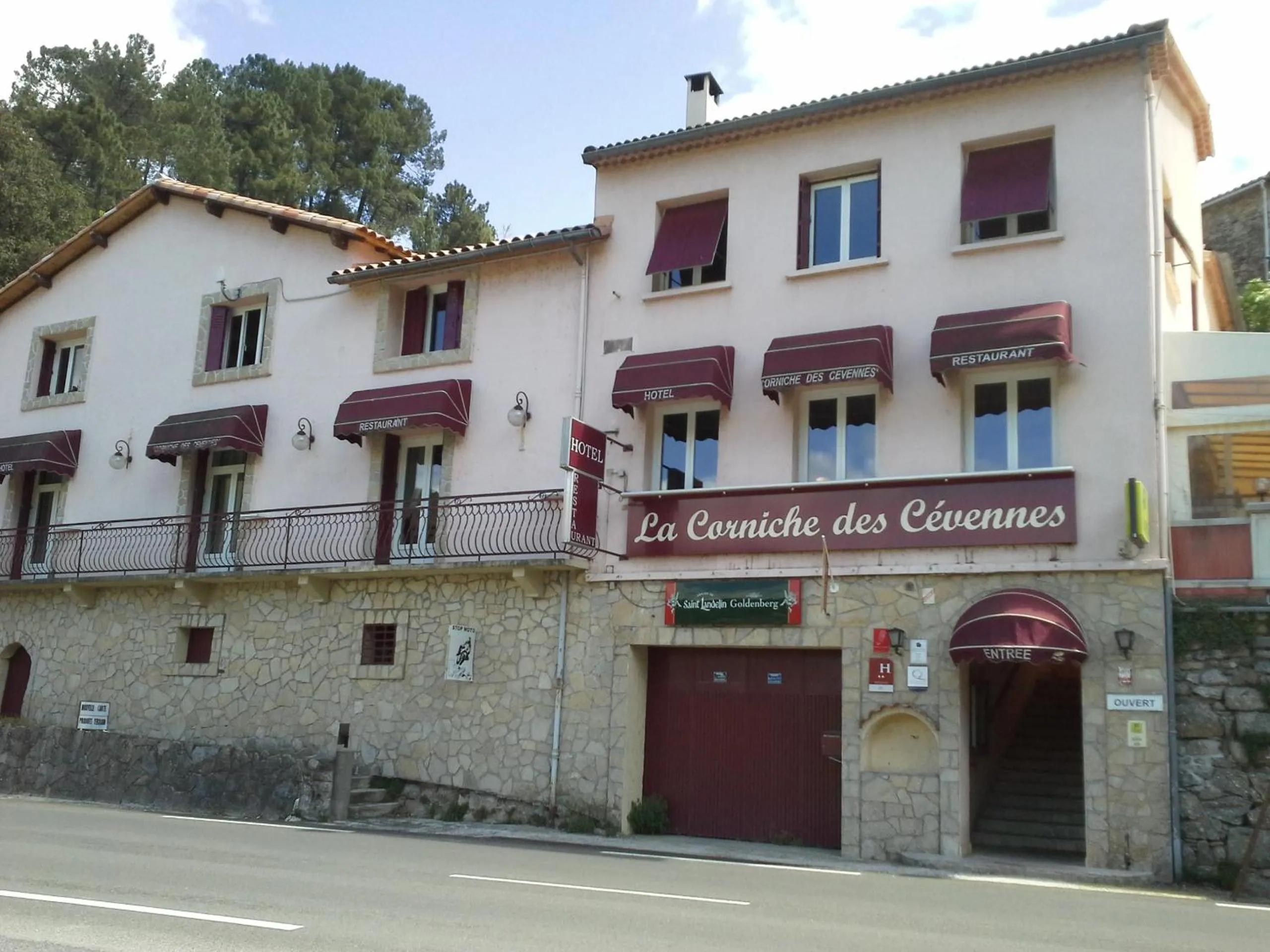 Logis Hotel Restaurant la Corniche des Cevennes