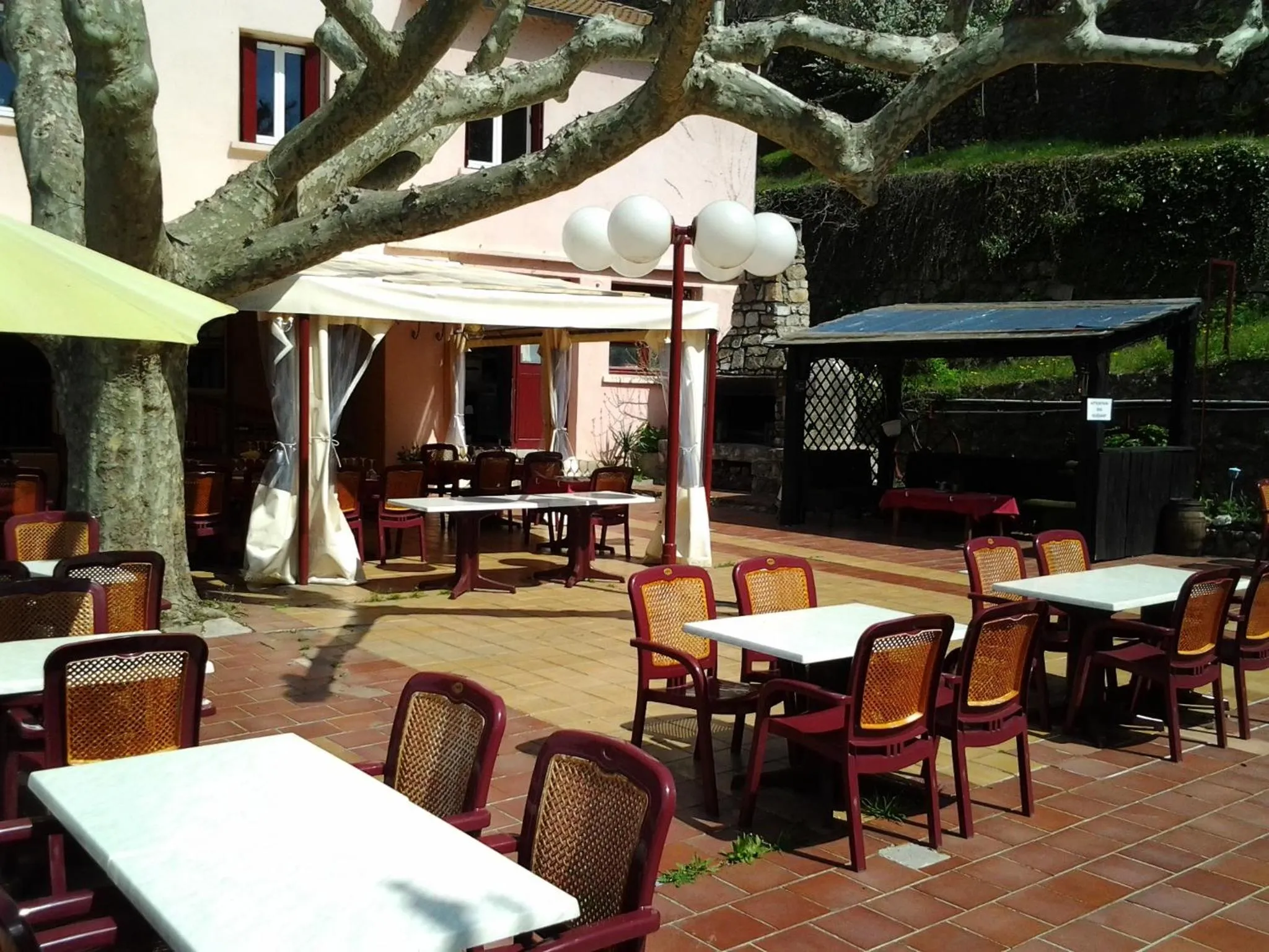 Logis Hotel Restaurant la Corniche des Cevennes