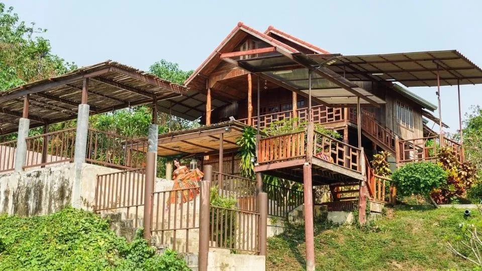 BaanRai KhunYa บ้านไร่คุณย่า