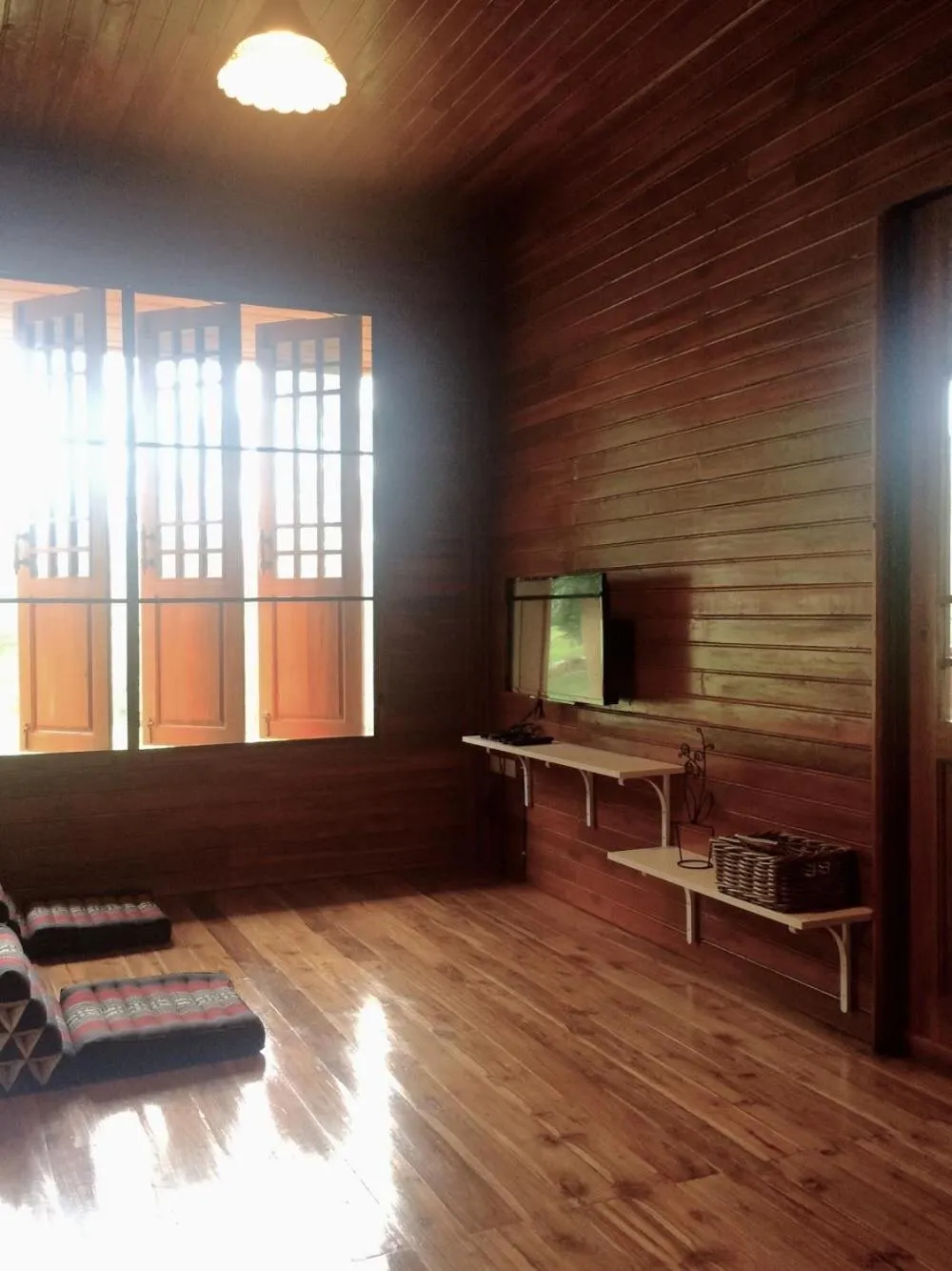 TV and multimedia in BaanRai KhunYa บ้านไร่คุณย่า