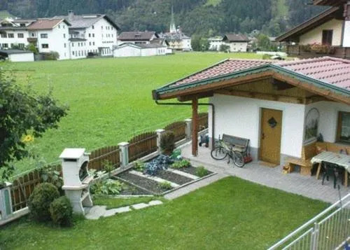 Garden in Ferienwohnungen Egger