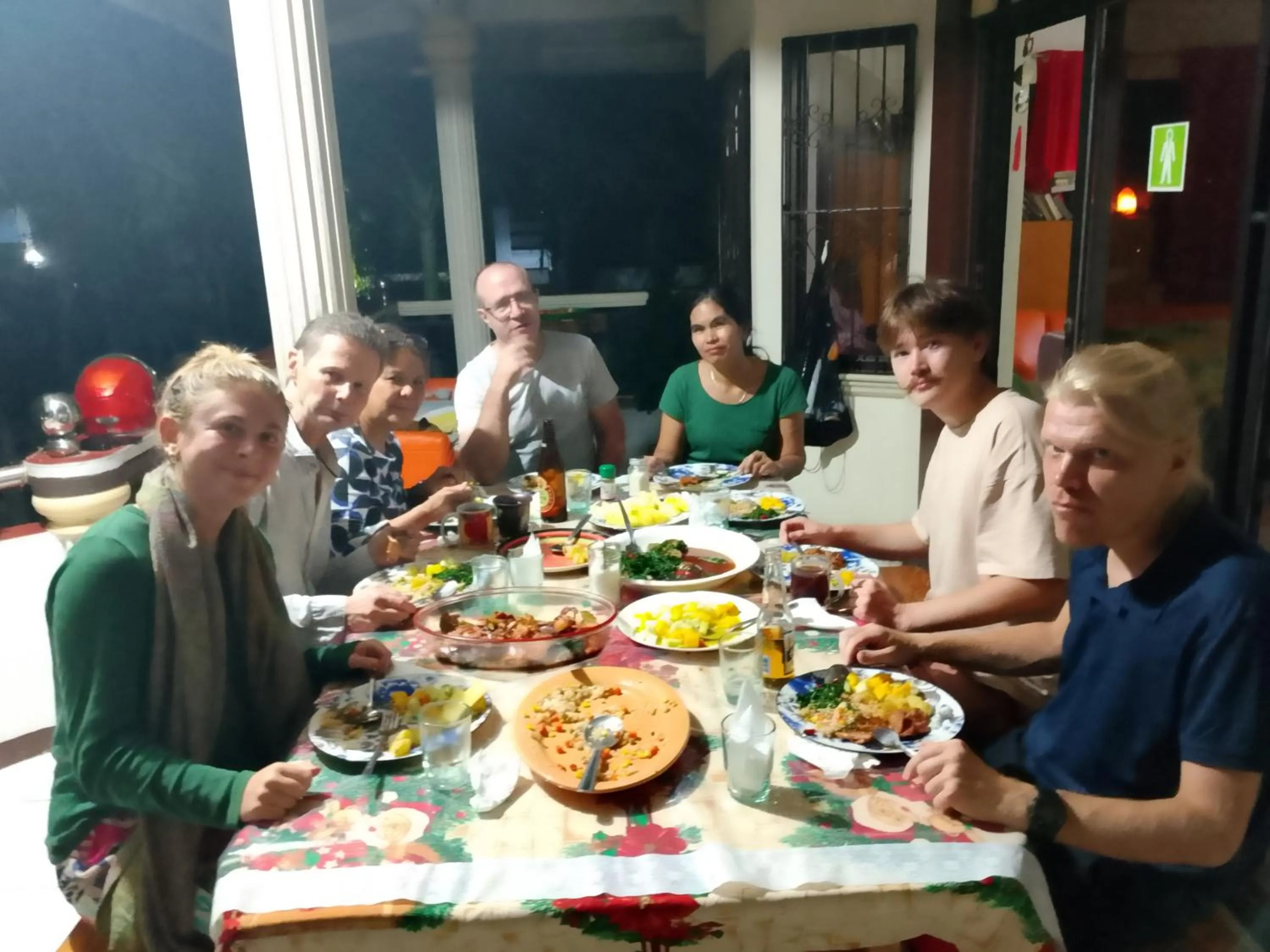 Riverside at Aninuan Accommodation and Food