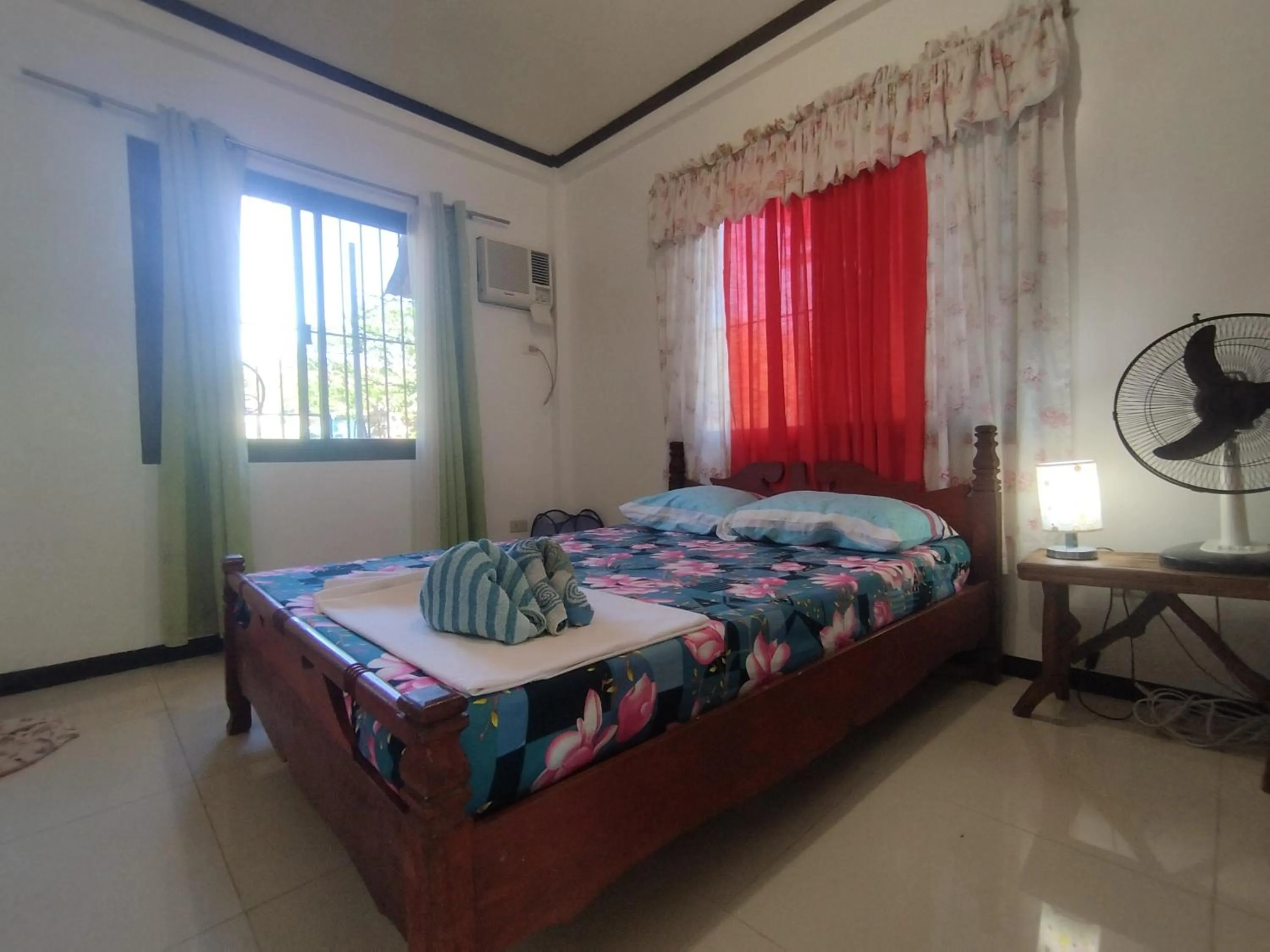 Bed in Riverside at Aninuan Accommodation and Food