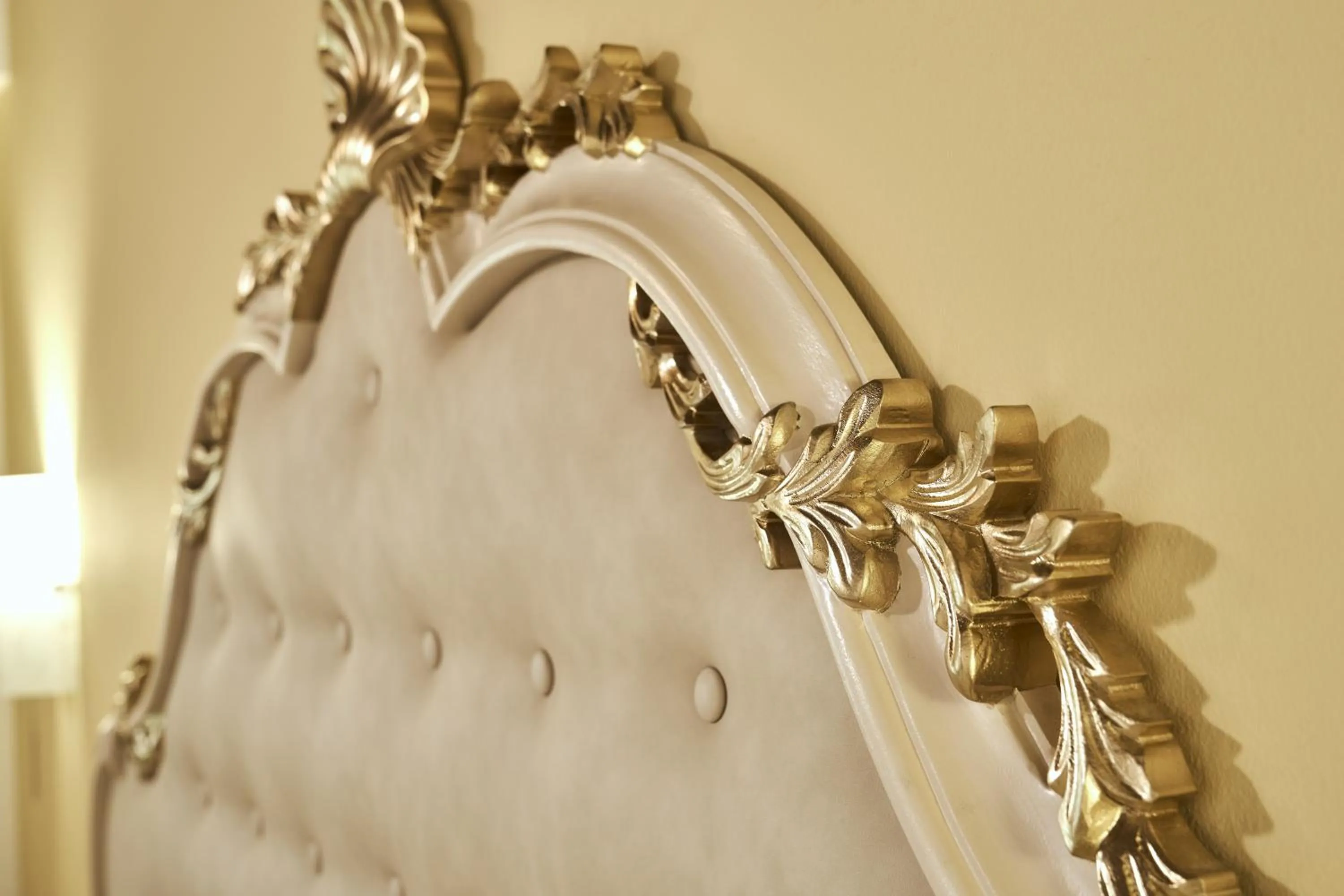 Decorative detail in Albergo Antica Corte Marchesini