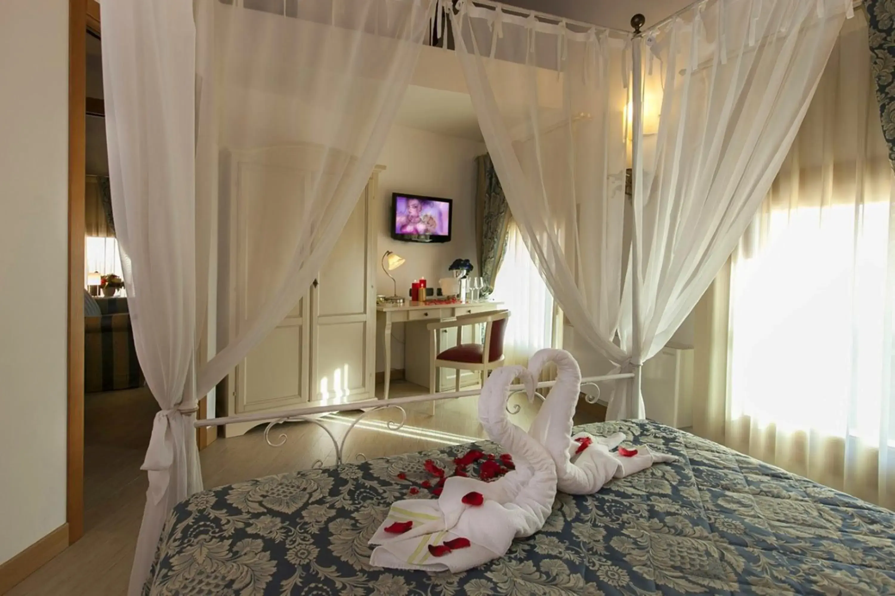 Suite - single occupancy in Albergo Antica Corte Marchesini Suite - single occupancy in Albergo Antica Corte Marchesini
