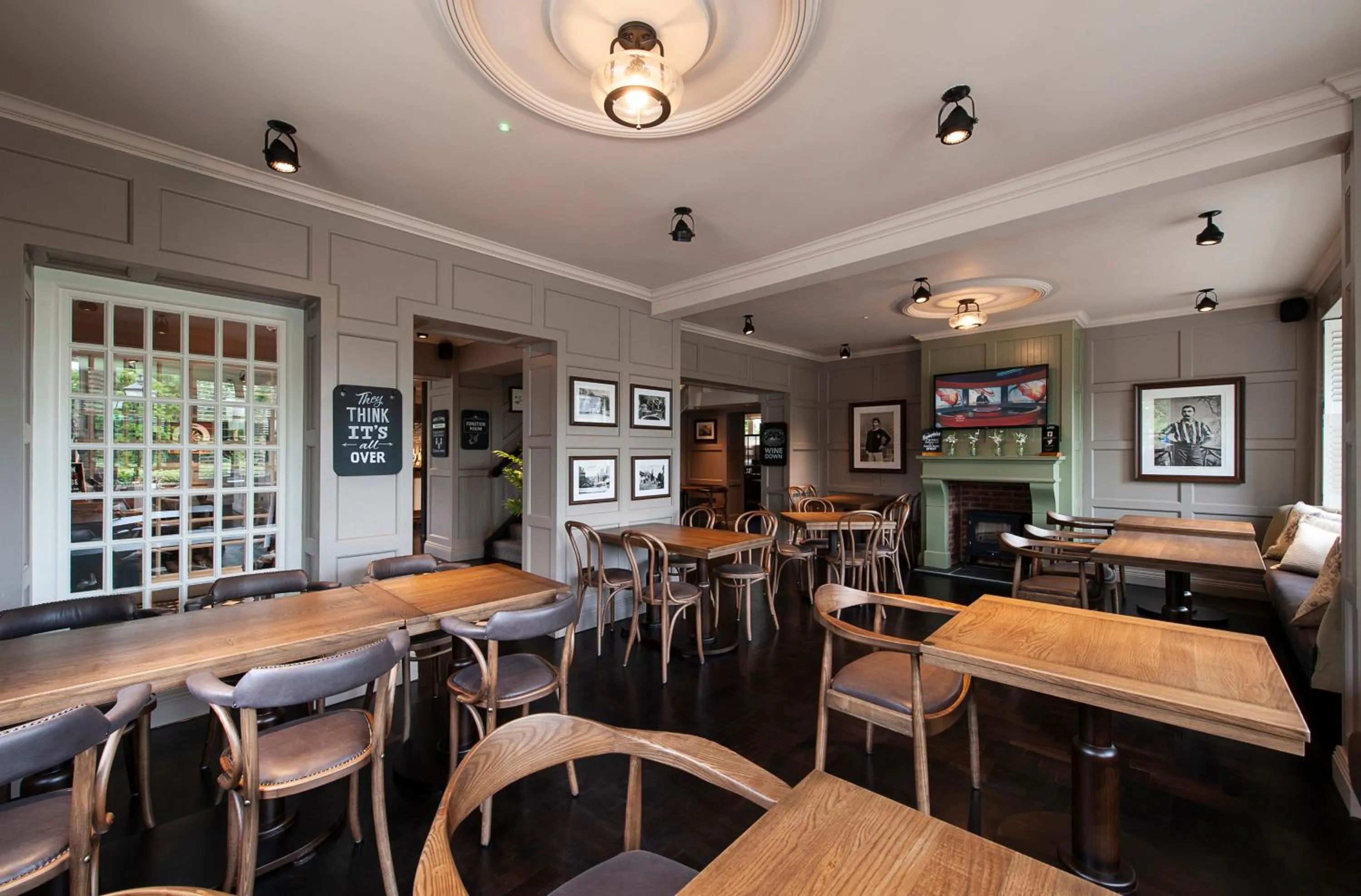 Restaurant/places to eat in The Bulls Head Hotel