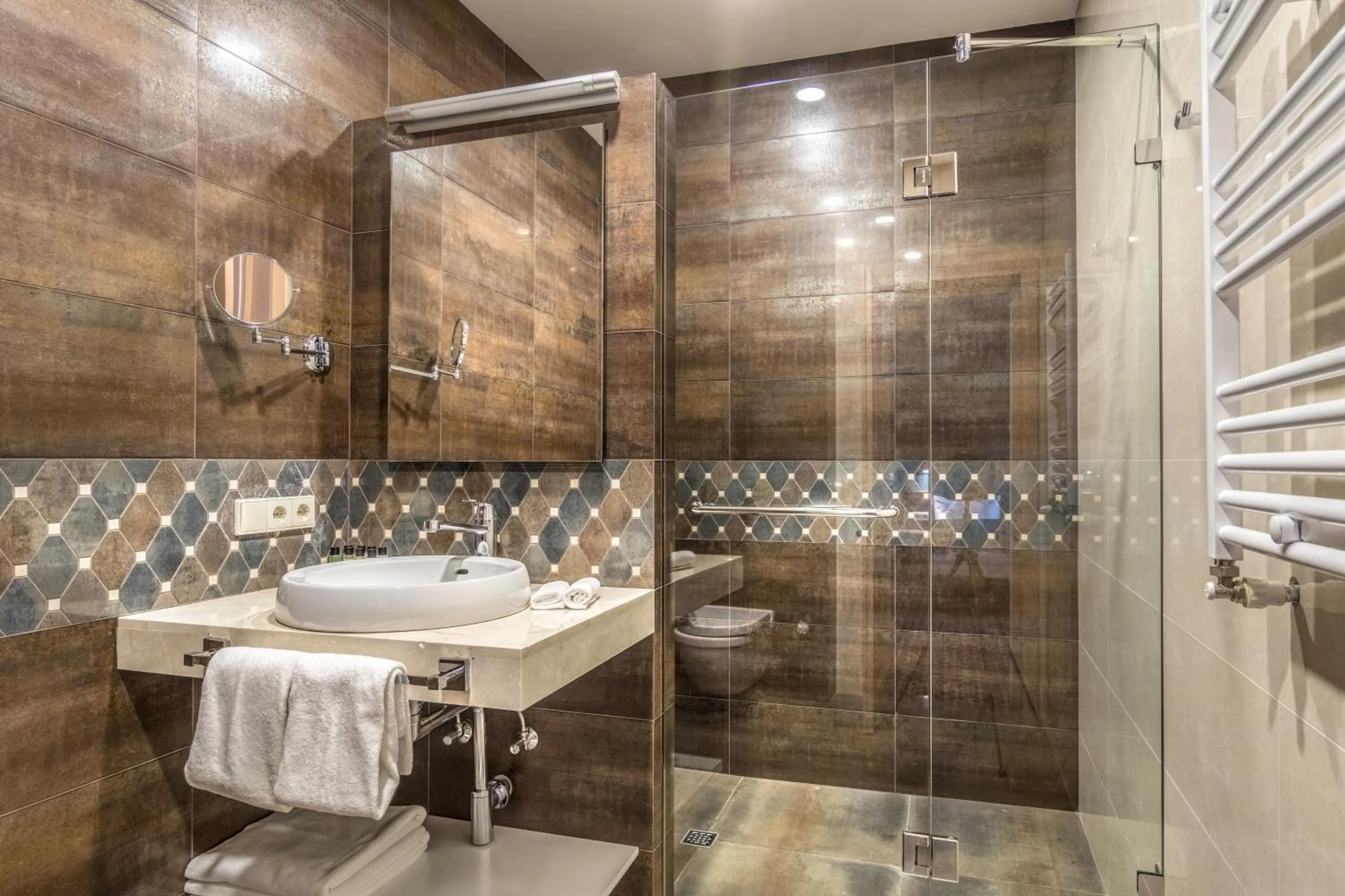 Shower in Golden Tulip Borjomi