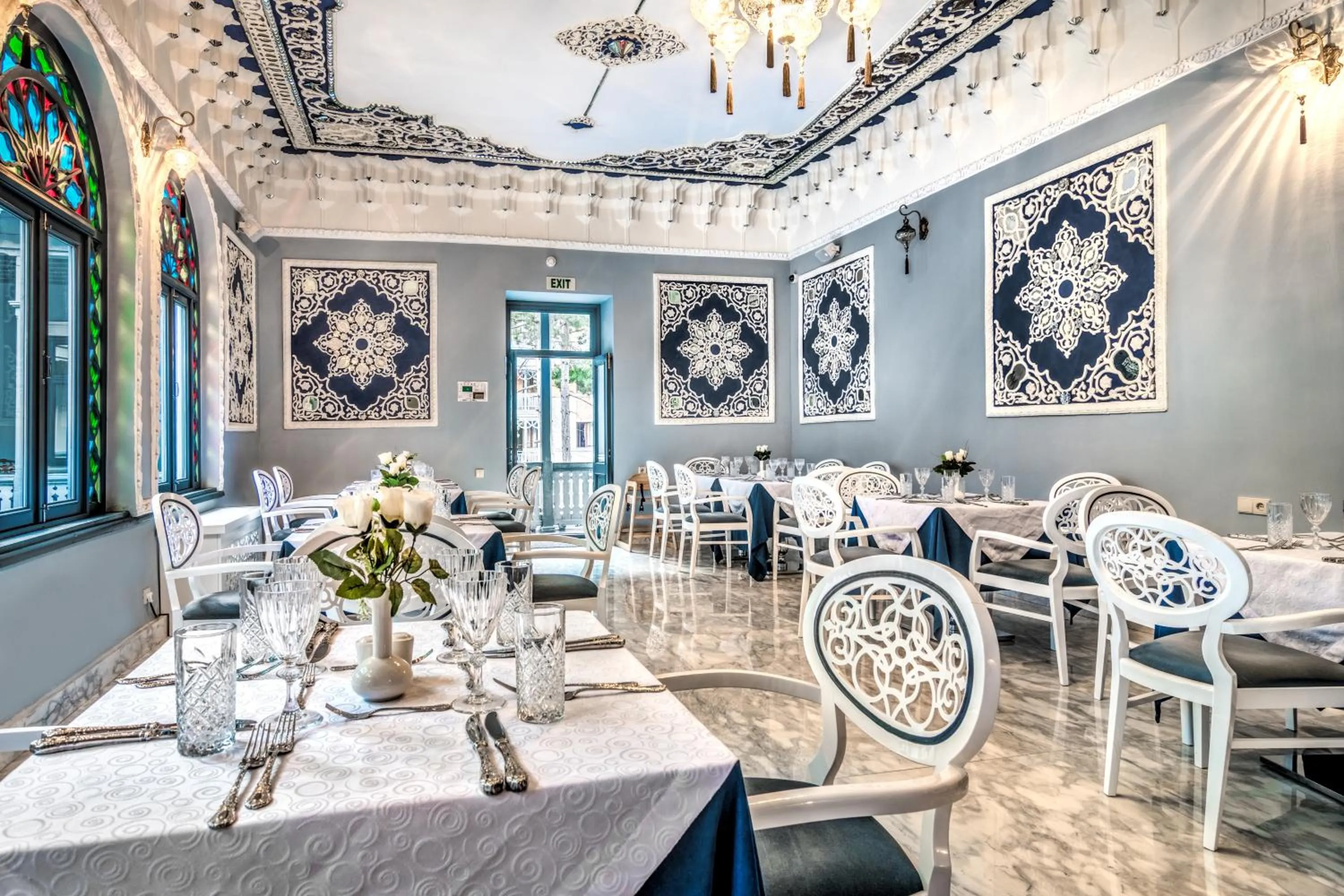 Restaurant/places to eat in Golden Tulip Borjomi