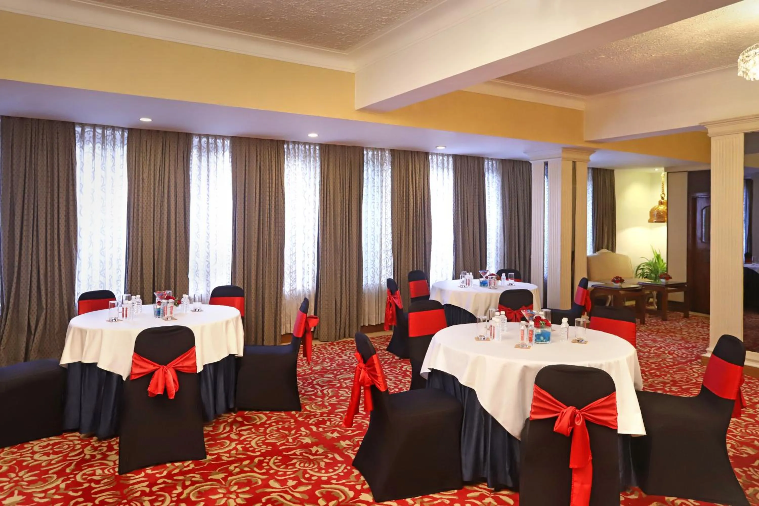 Business facilities in The Ambassador, Marine Drive, Mumbai