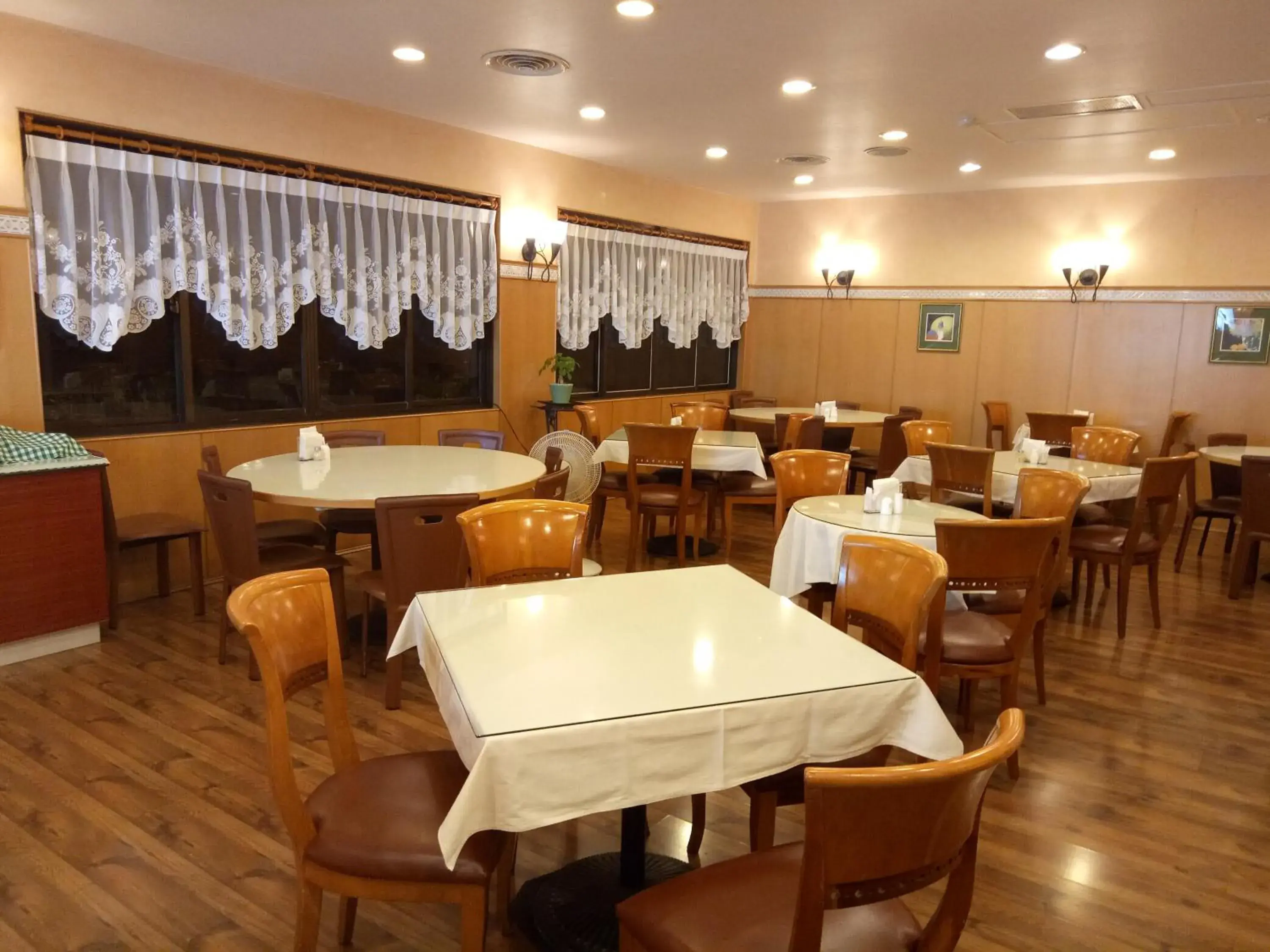 Restaurant/places to eat in Ardi Hotel Restaurant/places to eat in Ardi Hotel