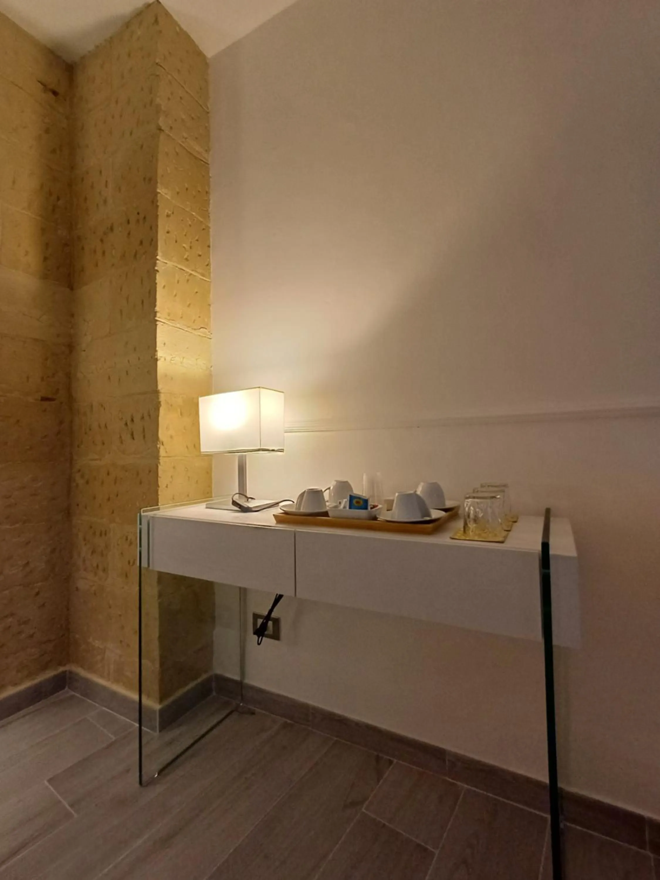 hair dresser in Bed & Breakfast Idomeneo 63