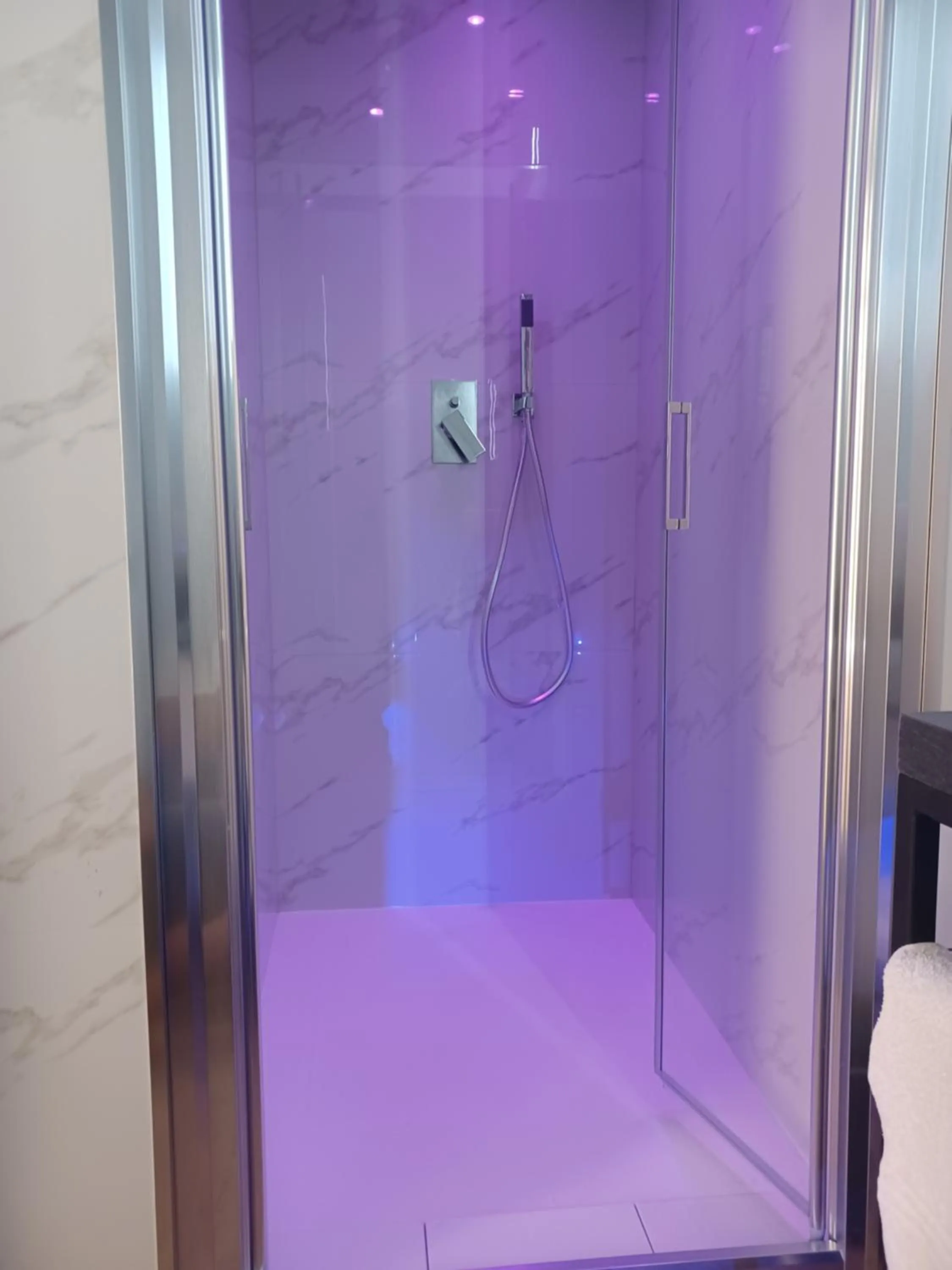 Shower in Bed & Breakfast Idomeneo 63