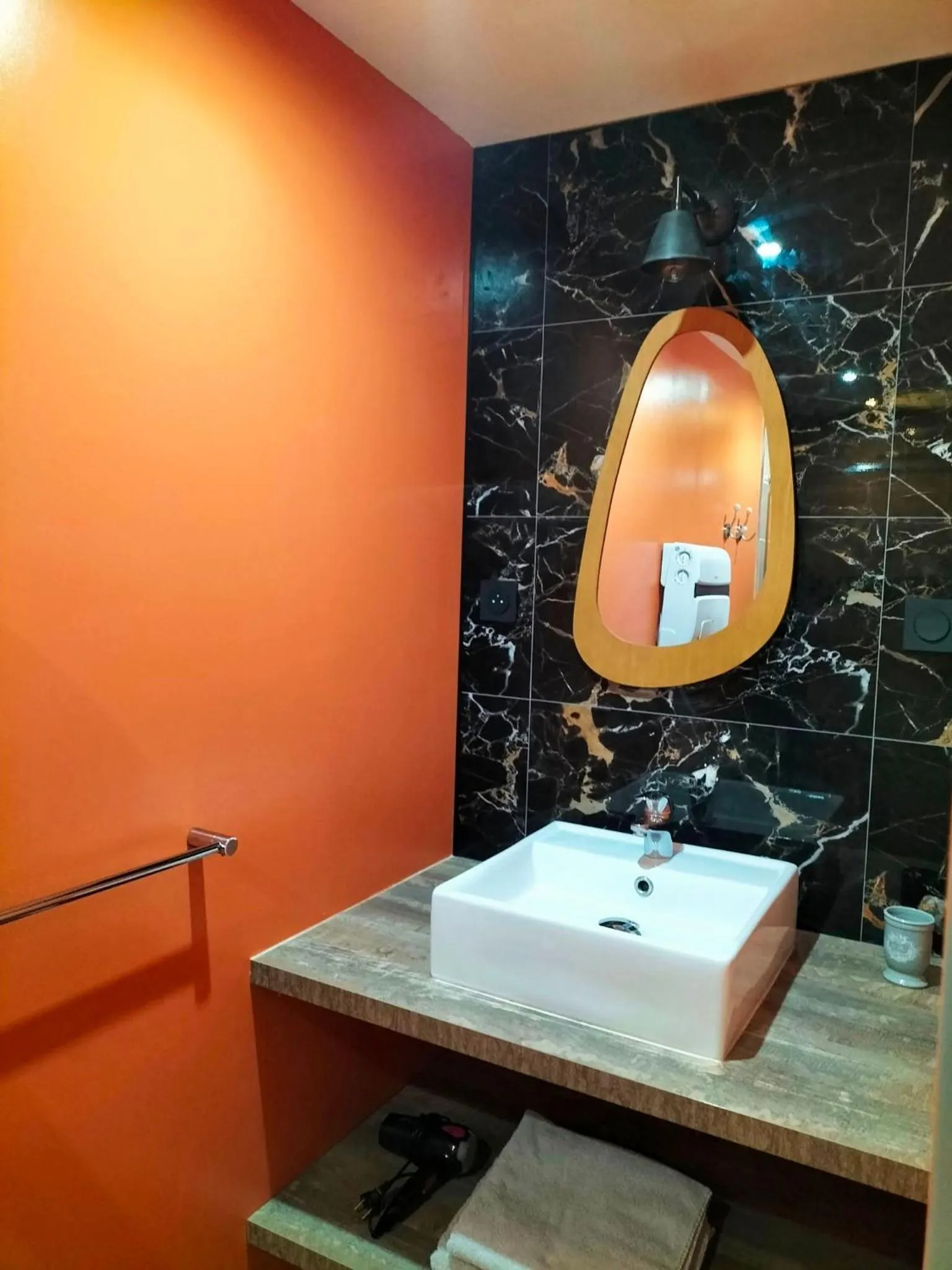 Bathroom in Les Chambres de Saint Hilaire