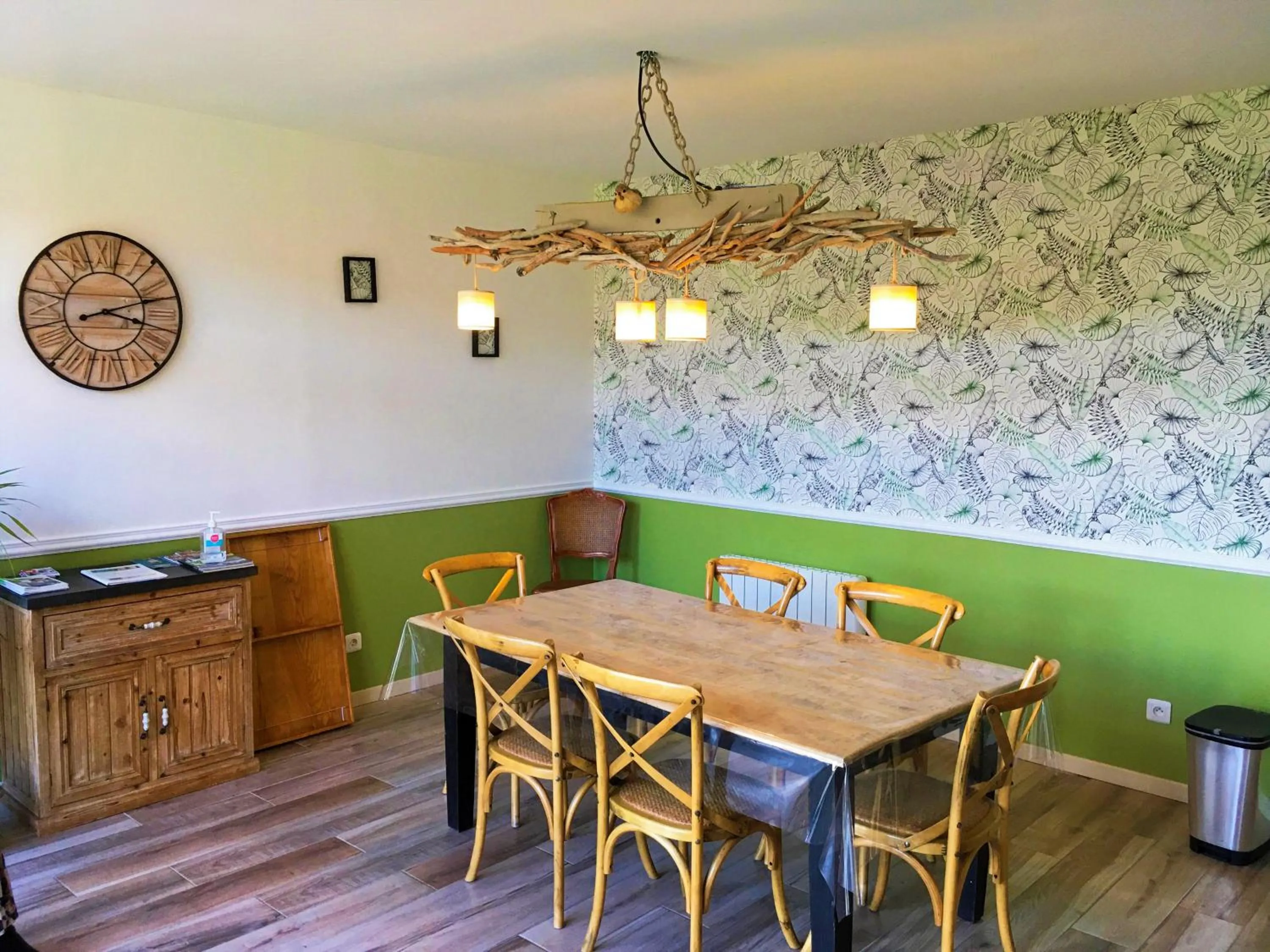 Communal kitchen in Les Chambres de Saint Hilaire