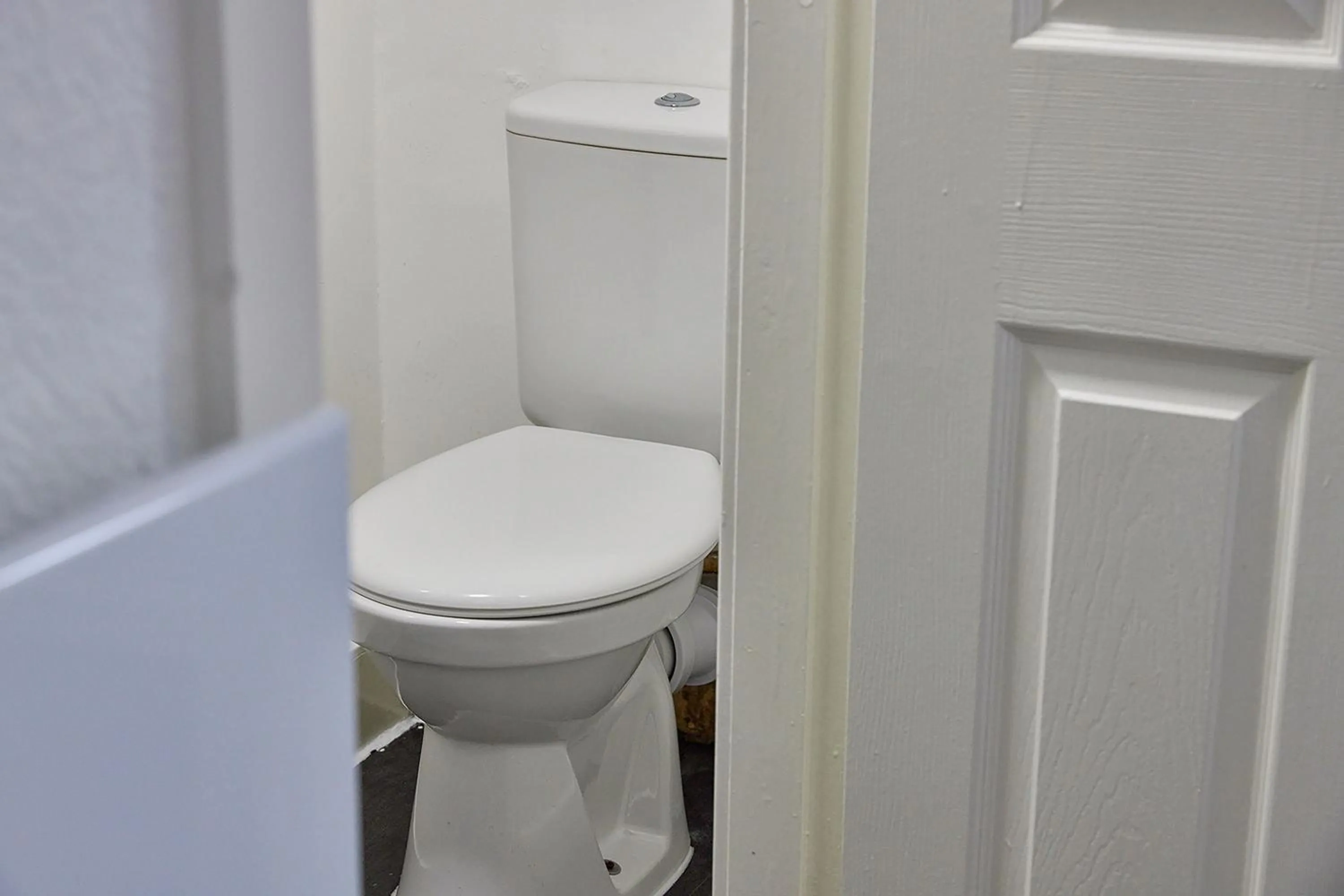 Toilet in Pleasure Holiday Apartments