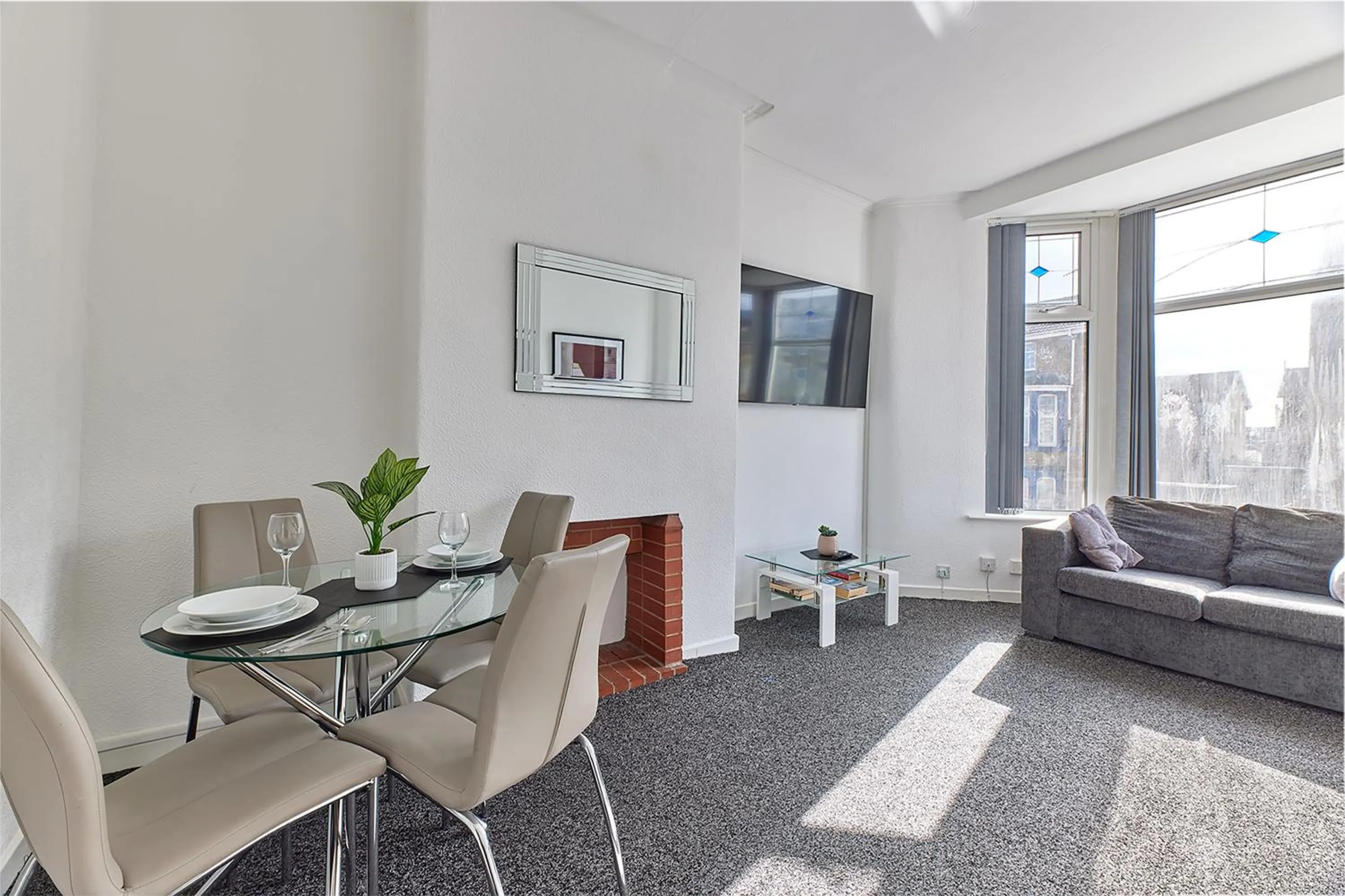 TV and multimedia in Pleasure Holiday Apartments