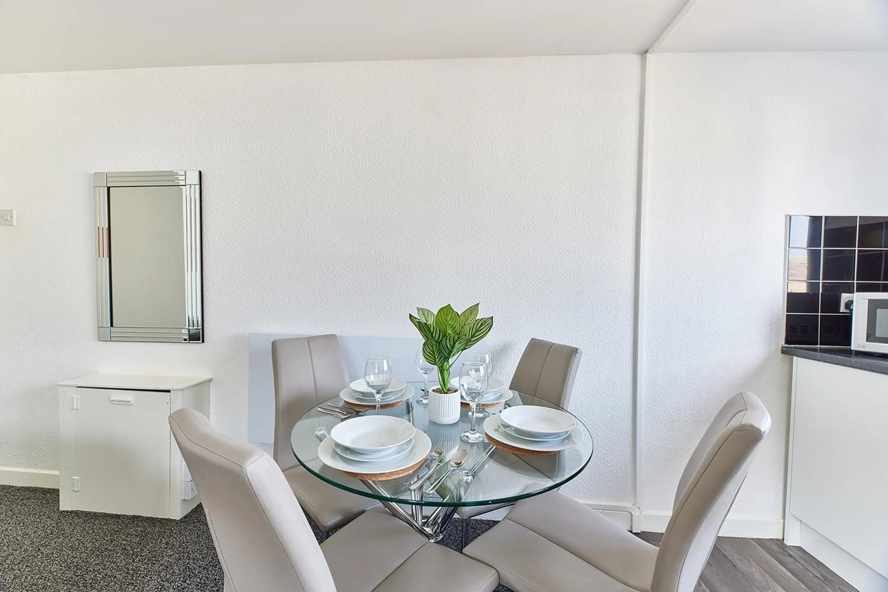 Kitchen or kitchenette in Pleasure Holiday Apartments