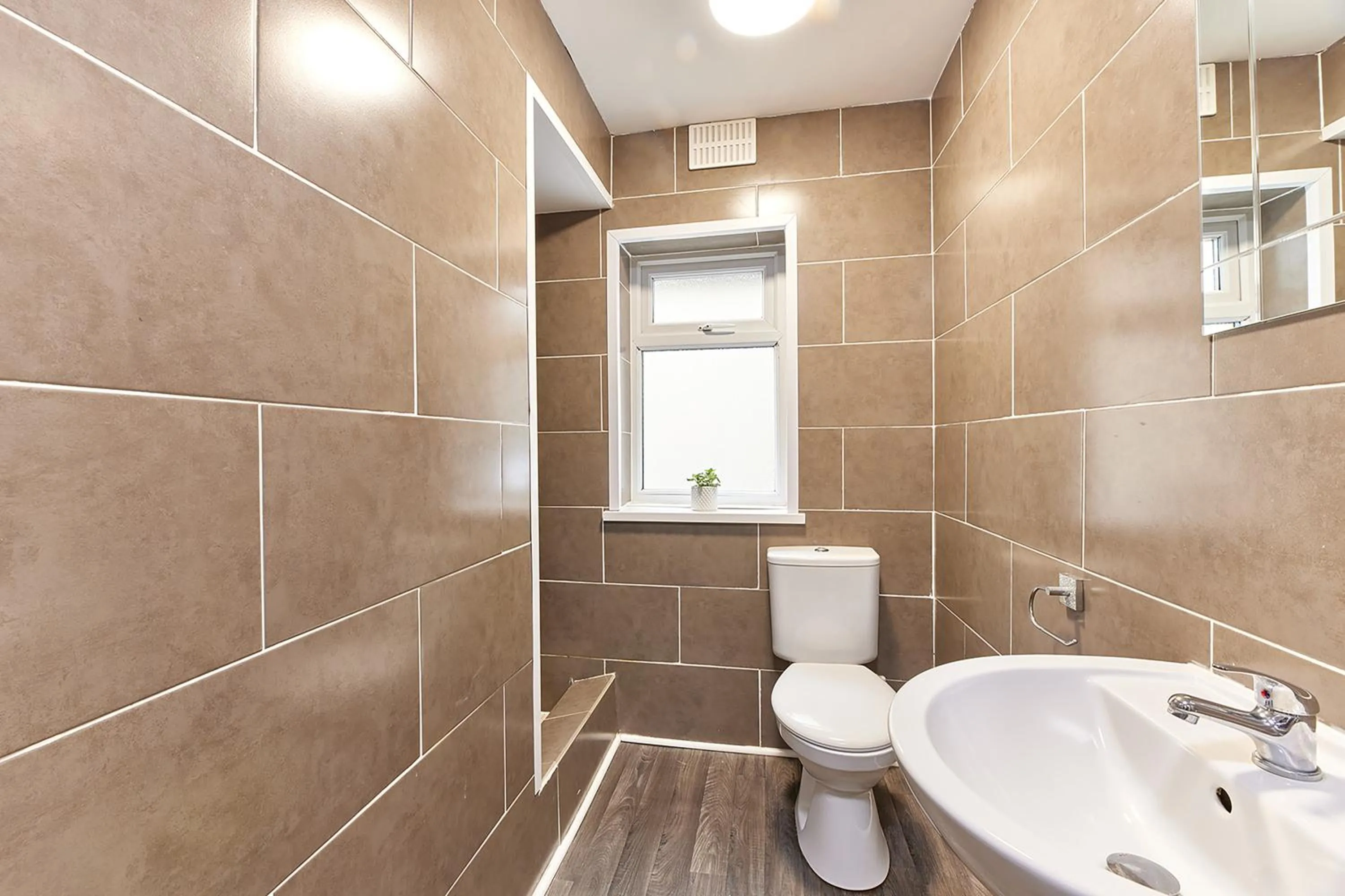 Shower in Pleasure Holiday Apartments