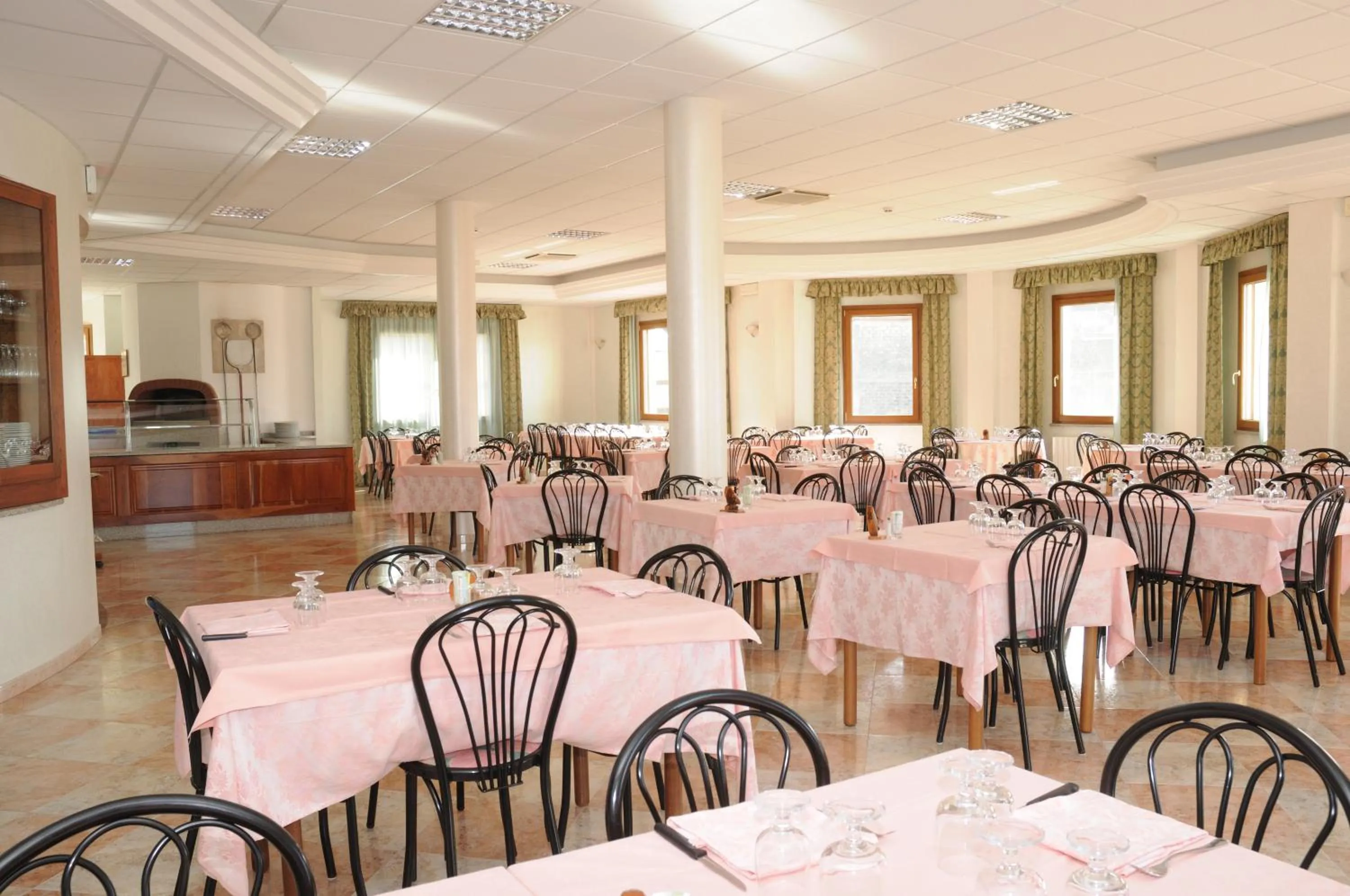 Restaurant/places to eat in Hotel Meridiana