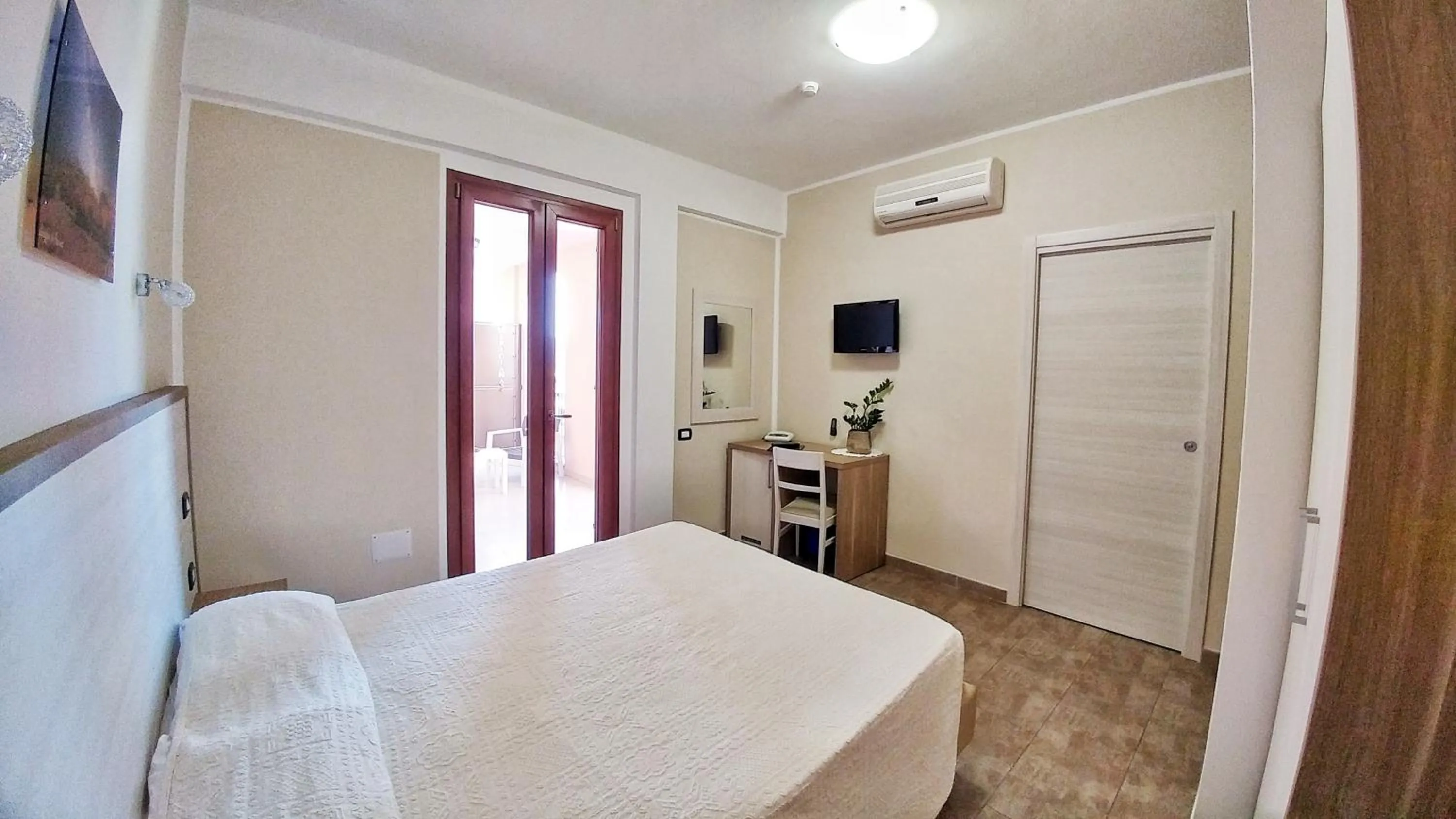 Photo of the whole room, Bed in Hotel Meridiana